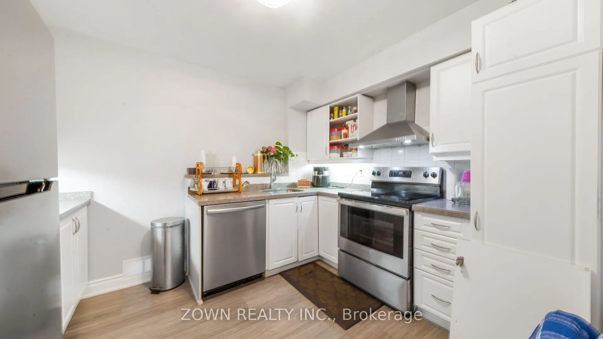 55 ELM Drive W, #805