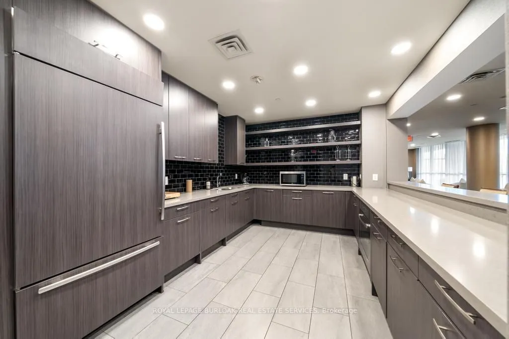 11 Bronte Road, #103