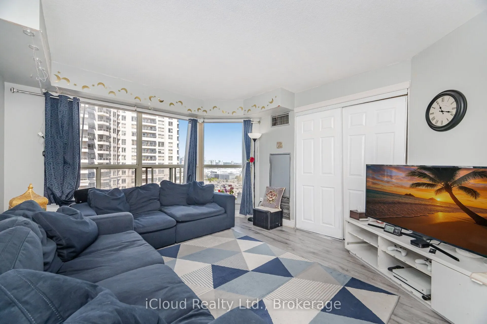 325 Webb Drive, #1907