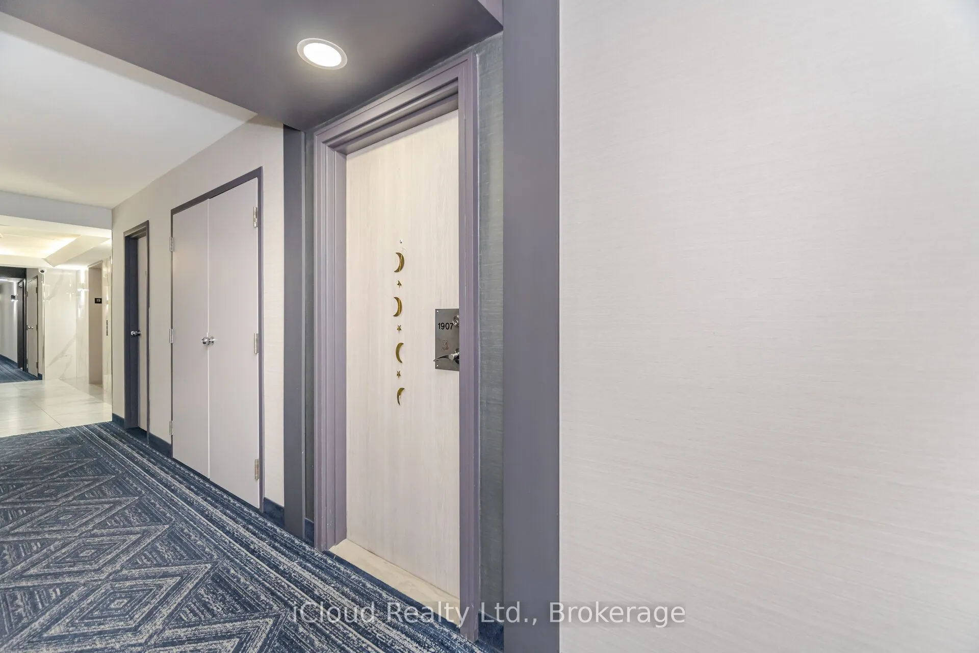325 Webb Drive, #1907