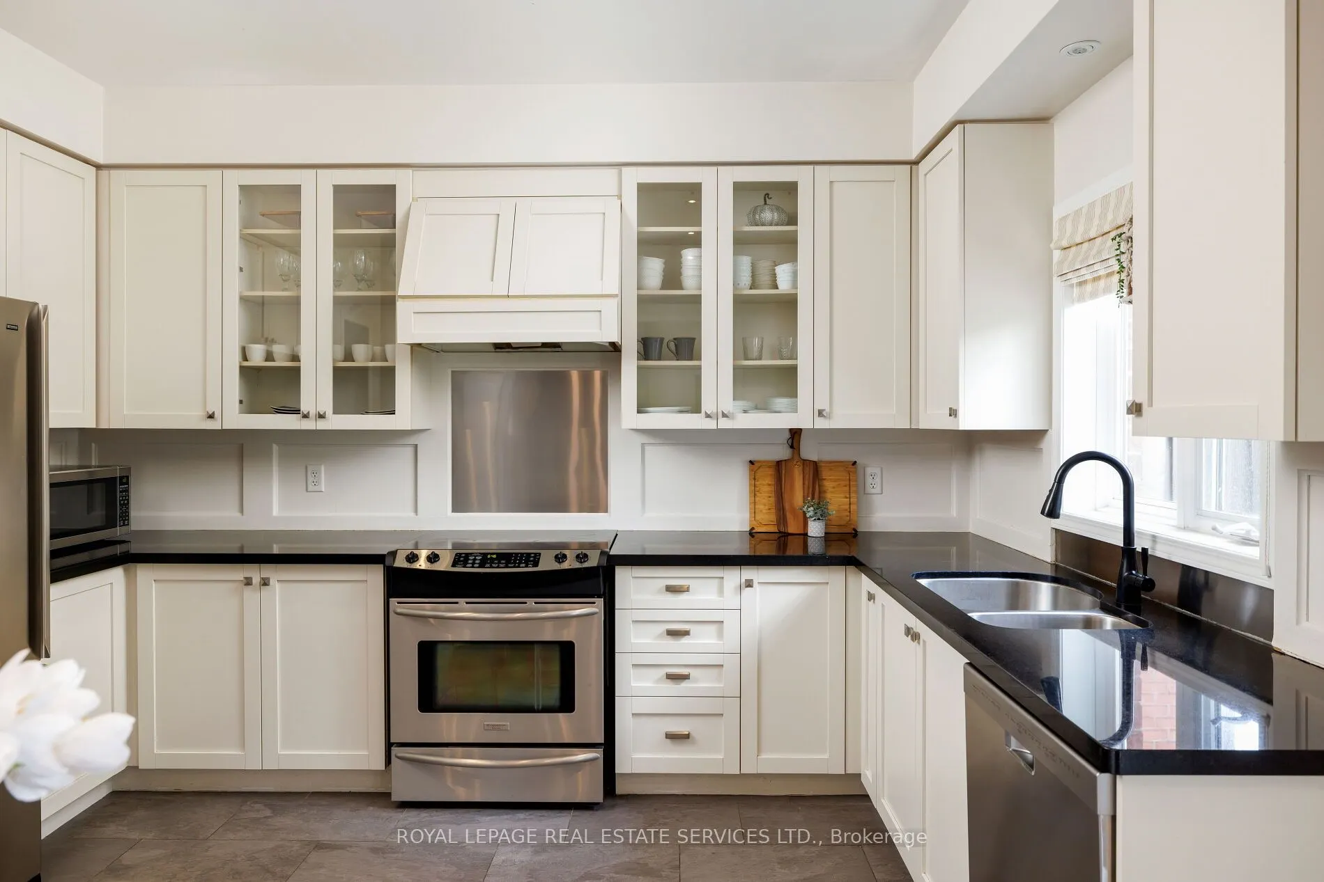 2202 Brookhaven Crescent