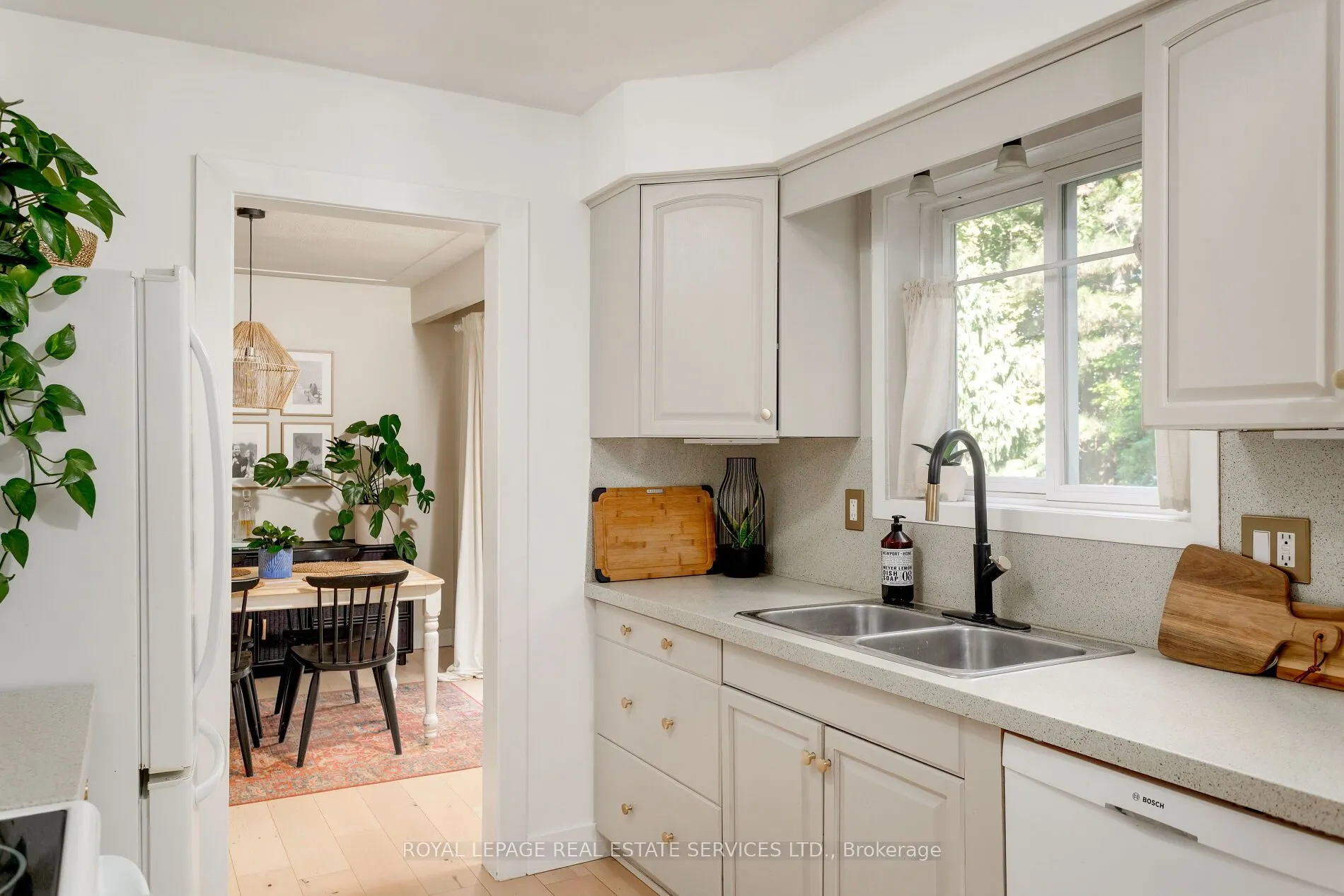 2430 Redfern Road