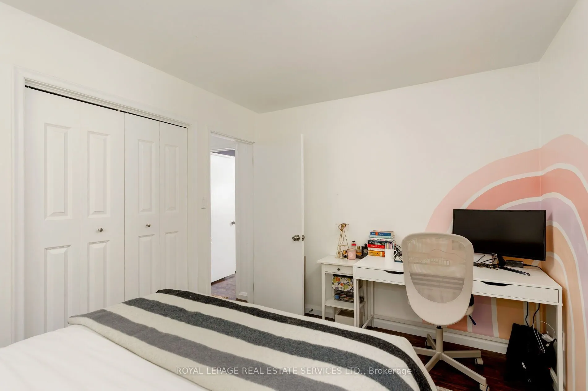 2430 Redfern Road