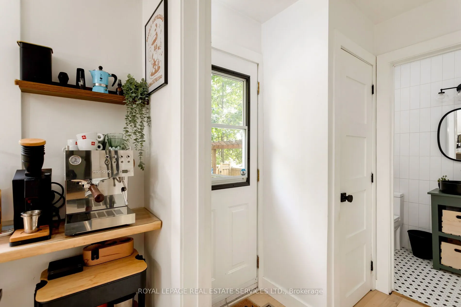 2430 Redfern Road