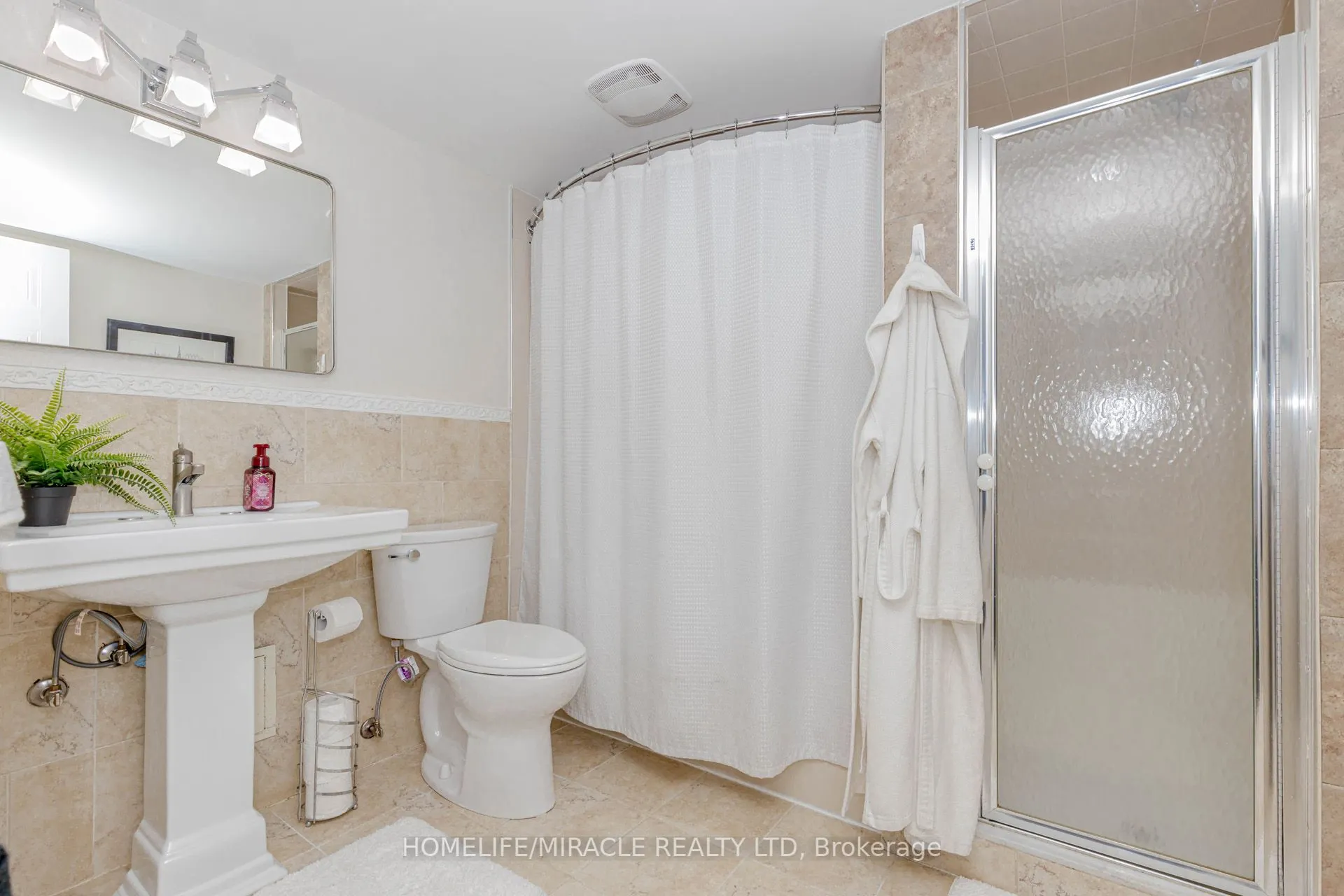 25 Fairview Road W, #208