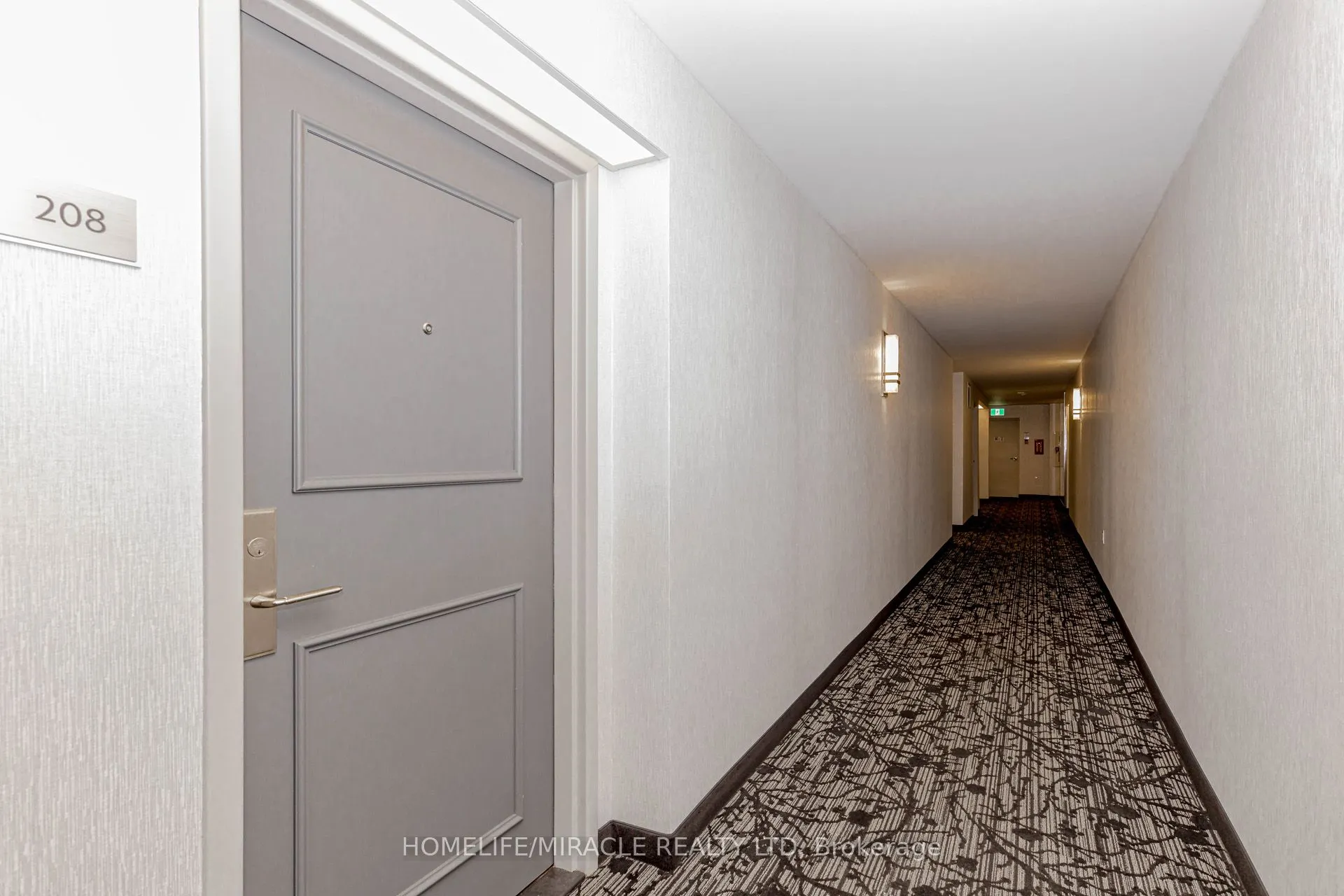 25 Fairview Road W, #208