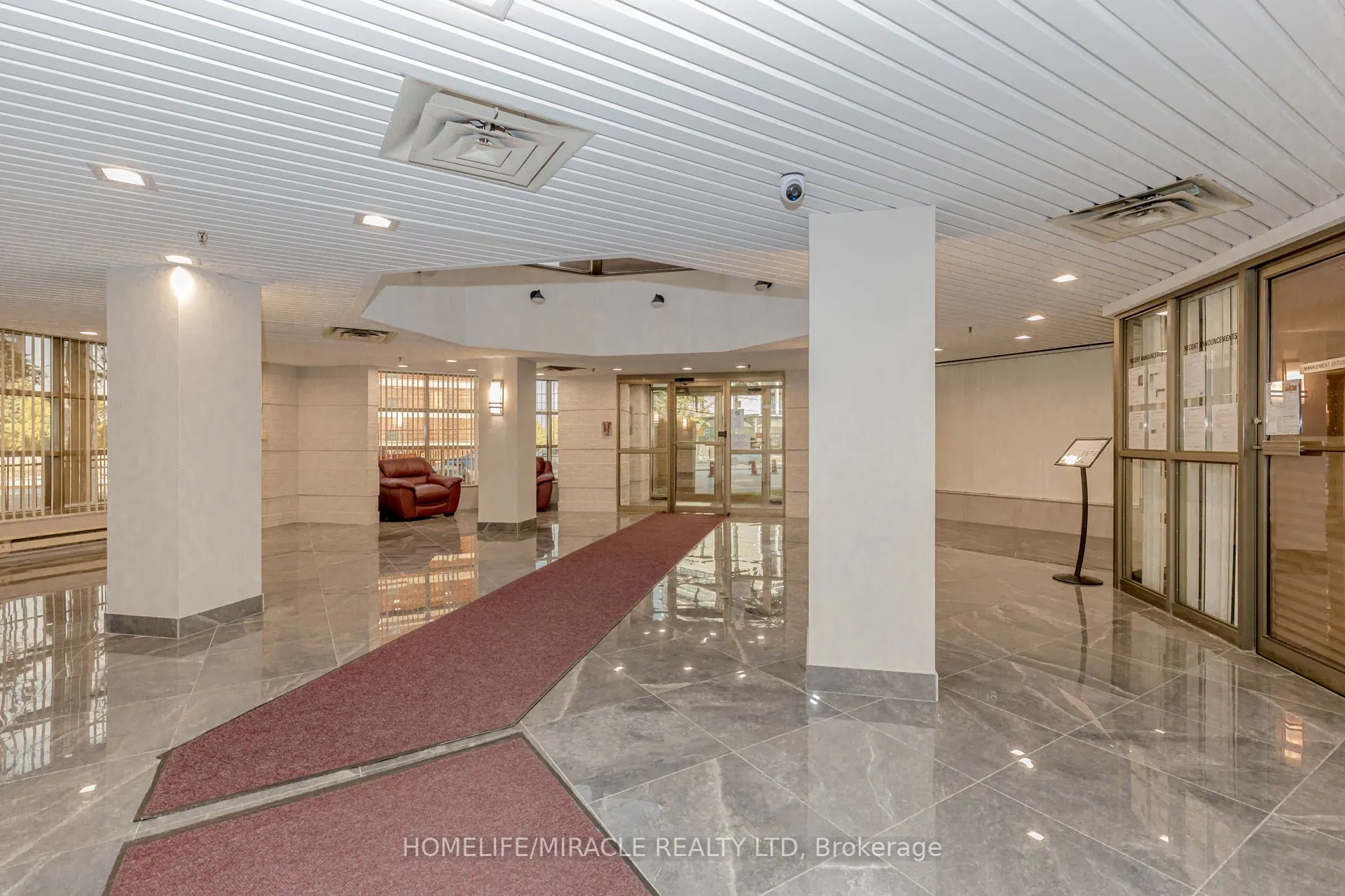 25 Fairview Road W, #208