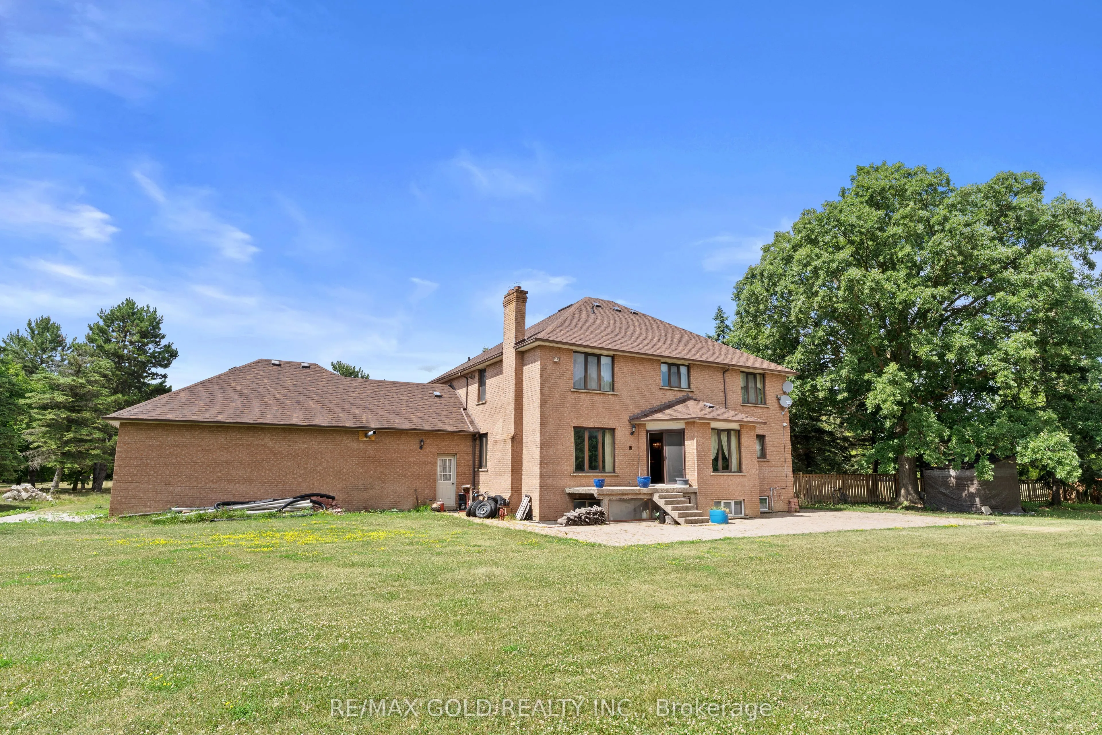 8 Ryckman Lane