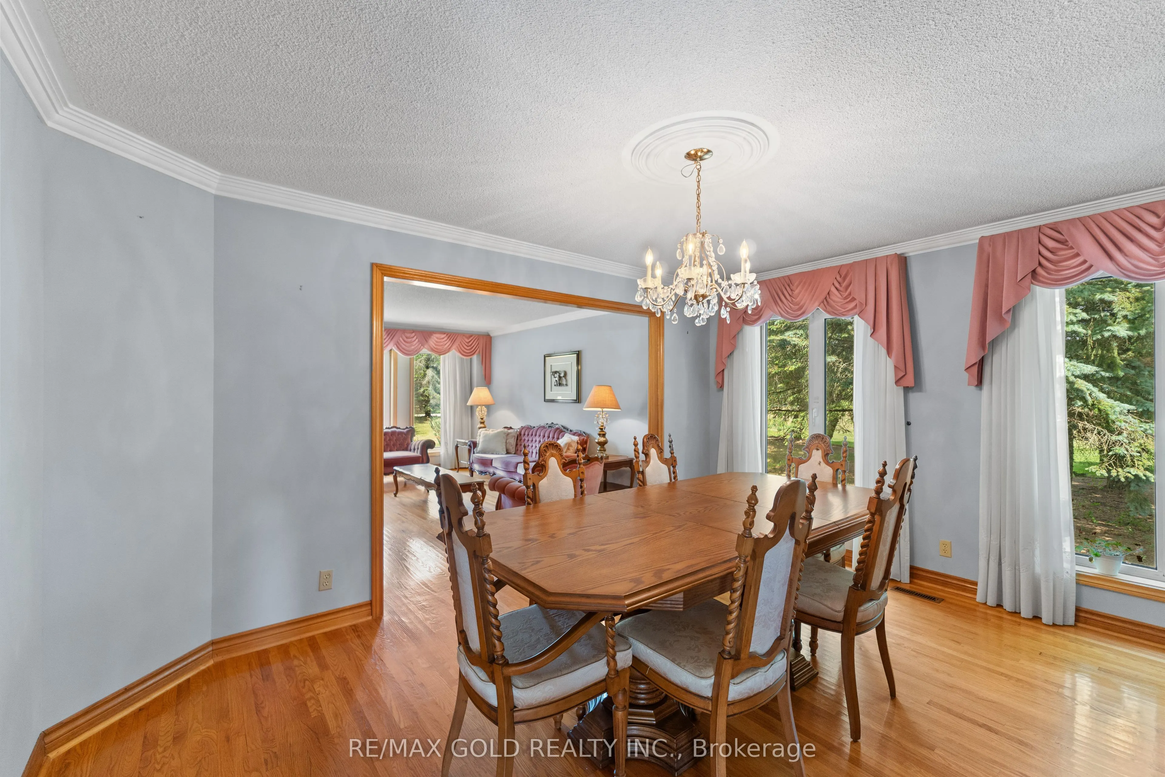 8 Ryckman Lane