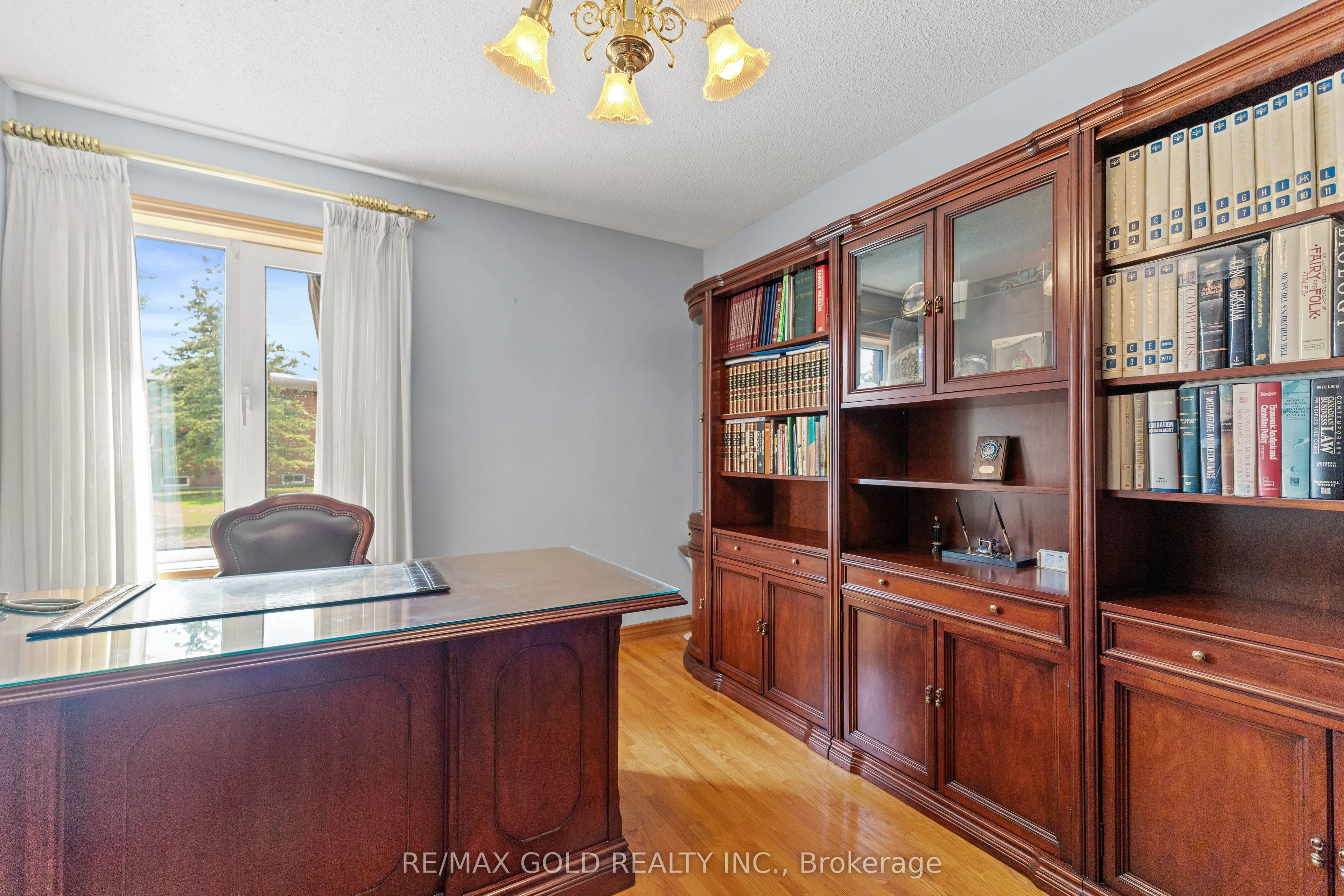 8 Ryckman Lane
