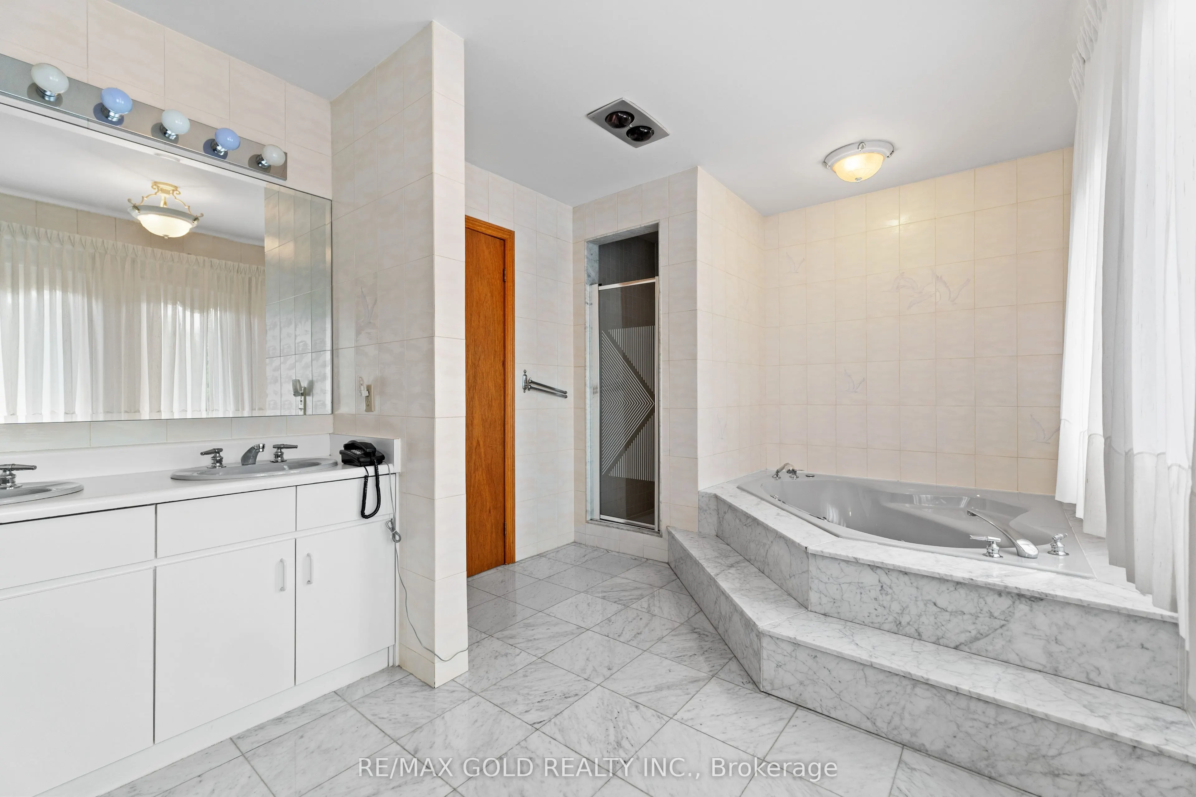 8 Ryckman Lane