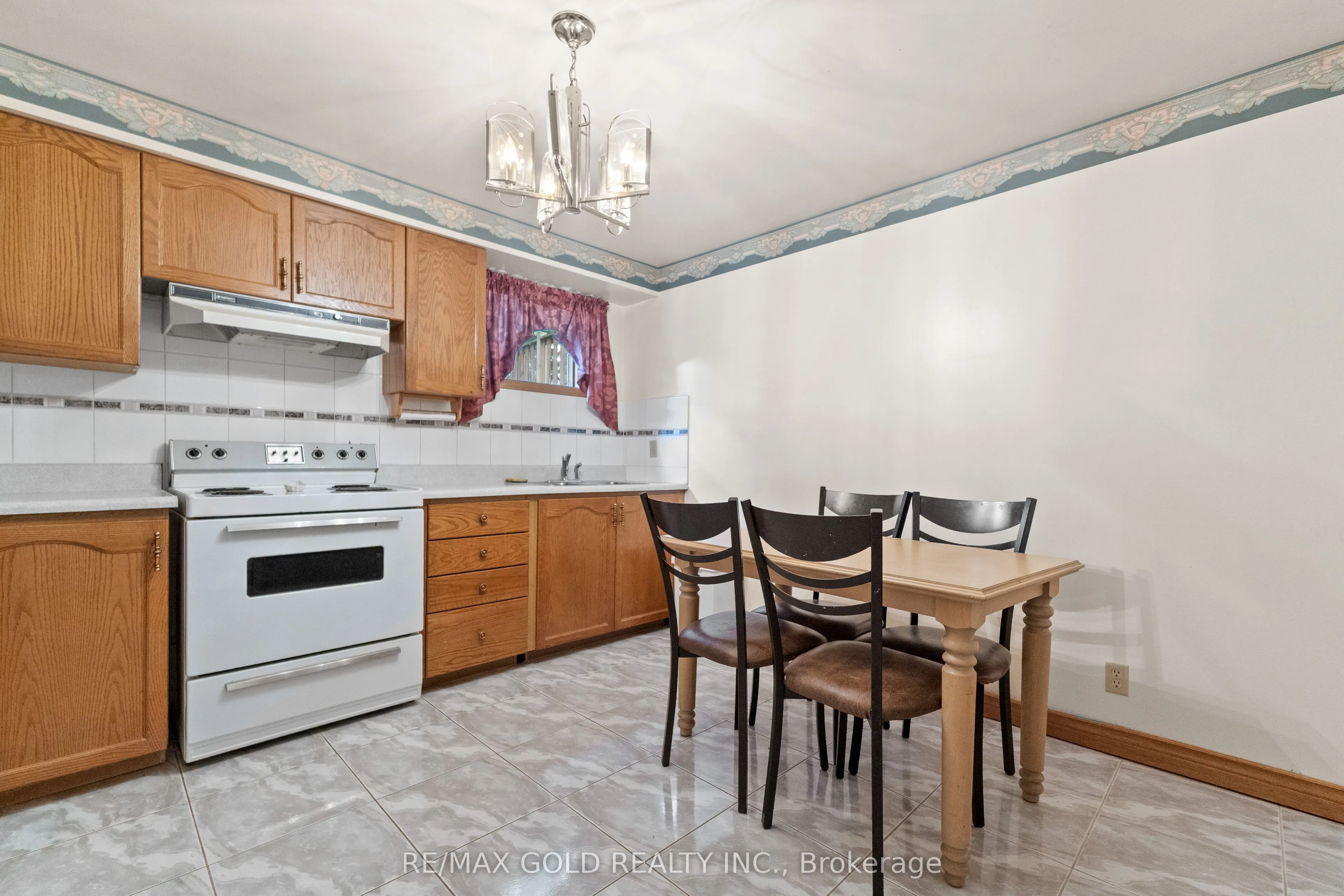 8 Ryckman Lane