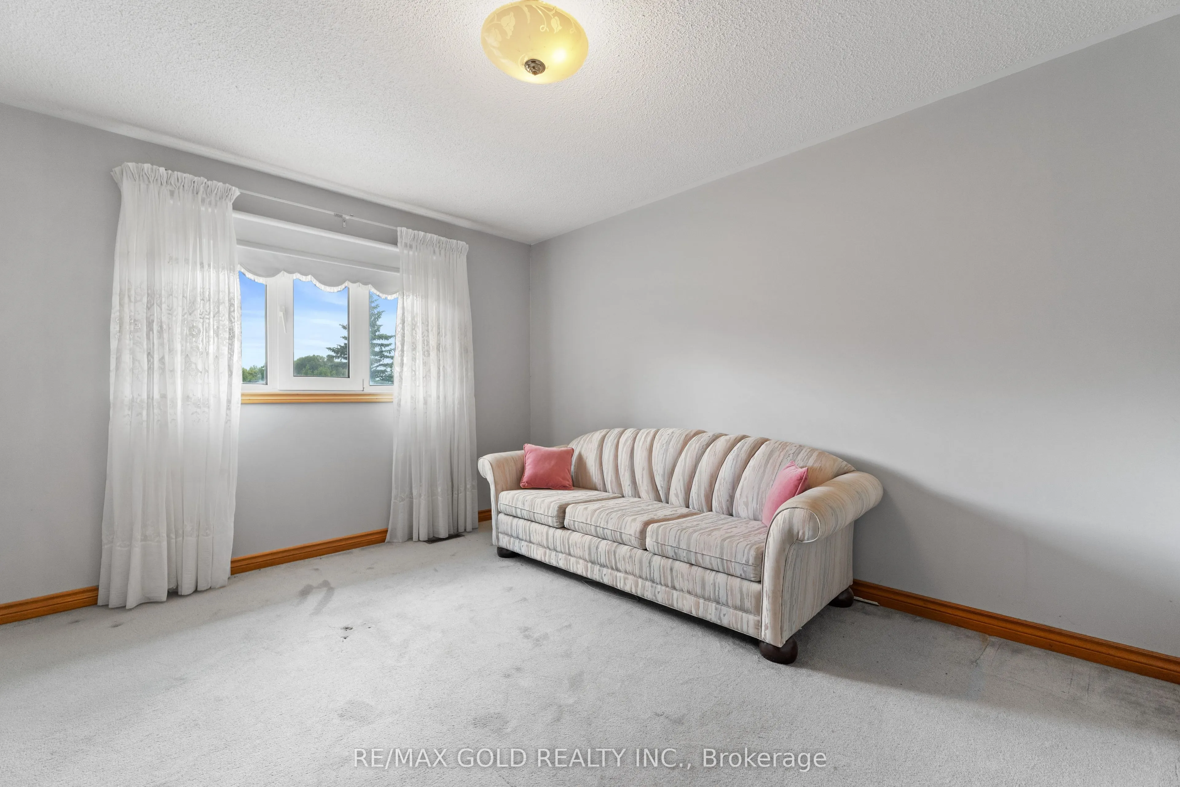 8 Ryckman Lane