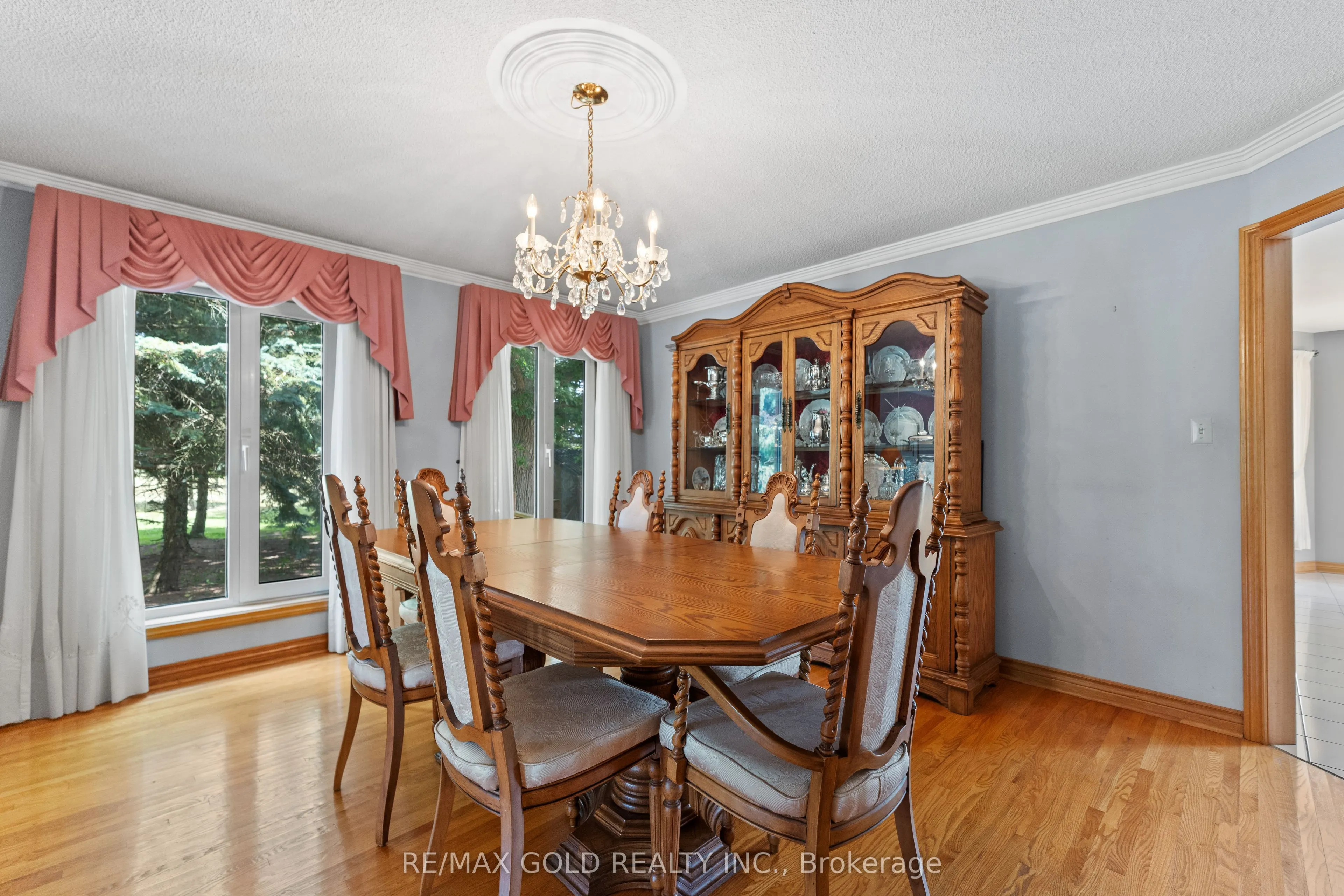 8 Ryckman Lane