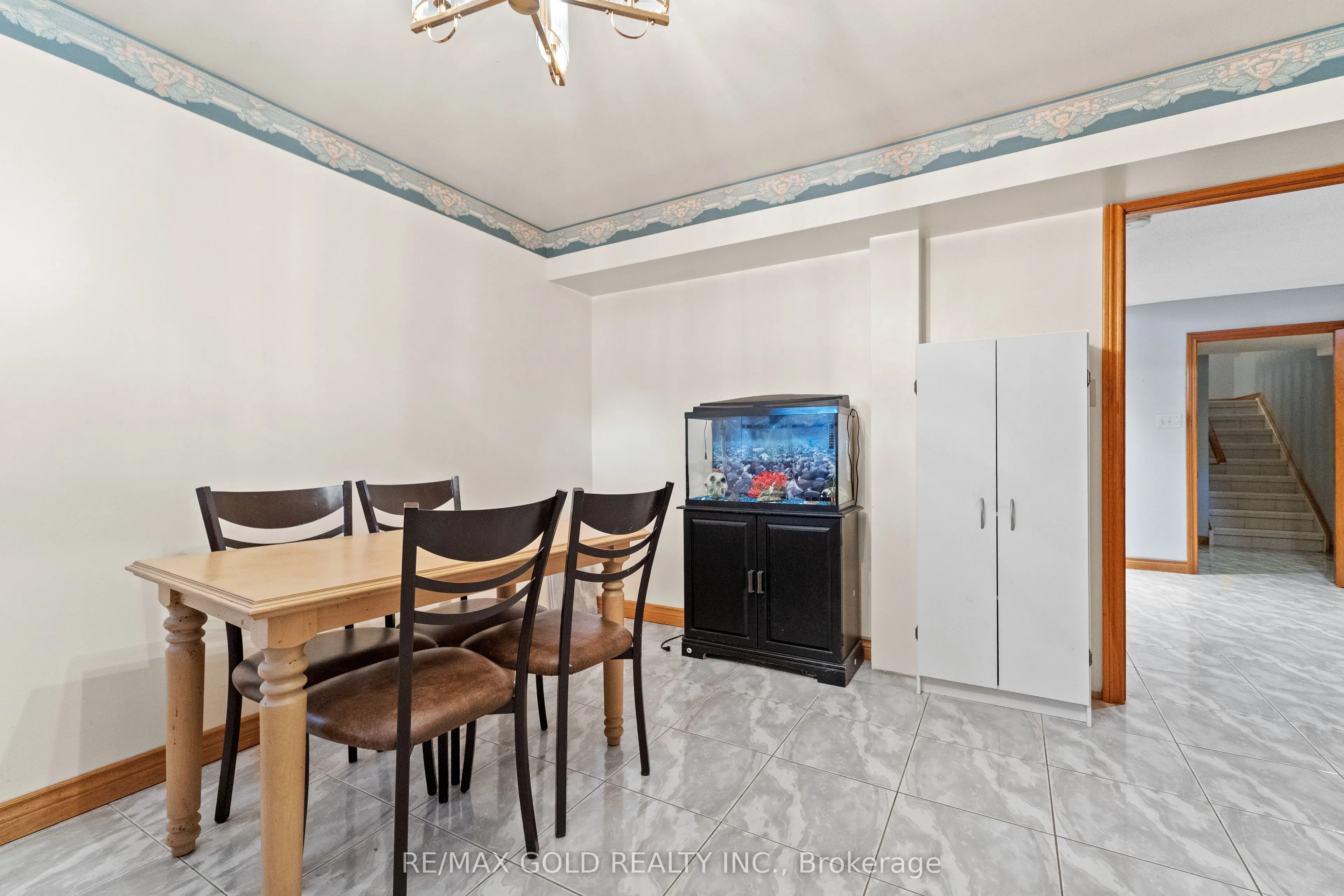 8 Ryckman Lane