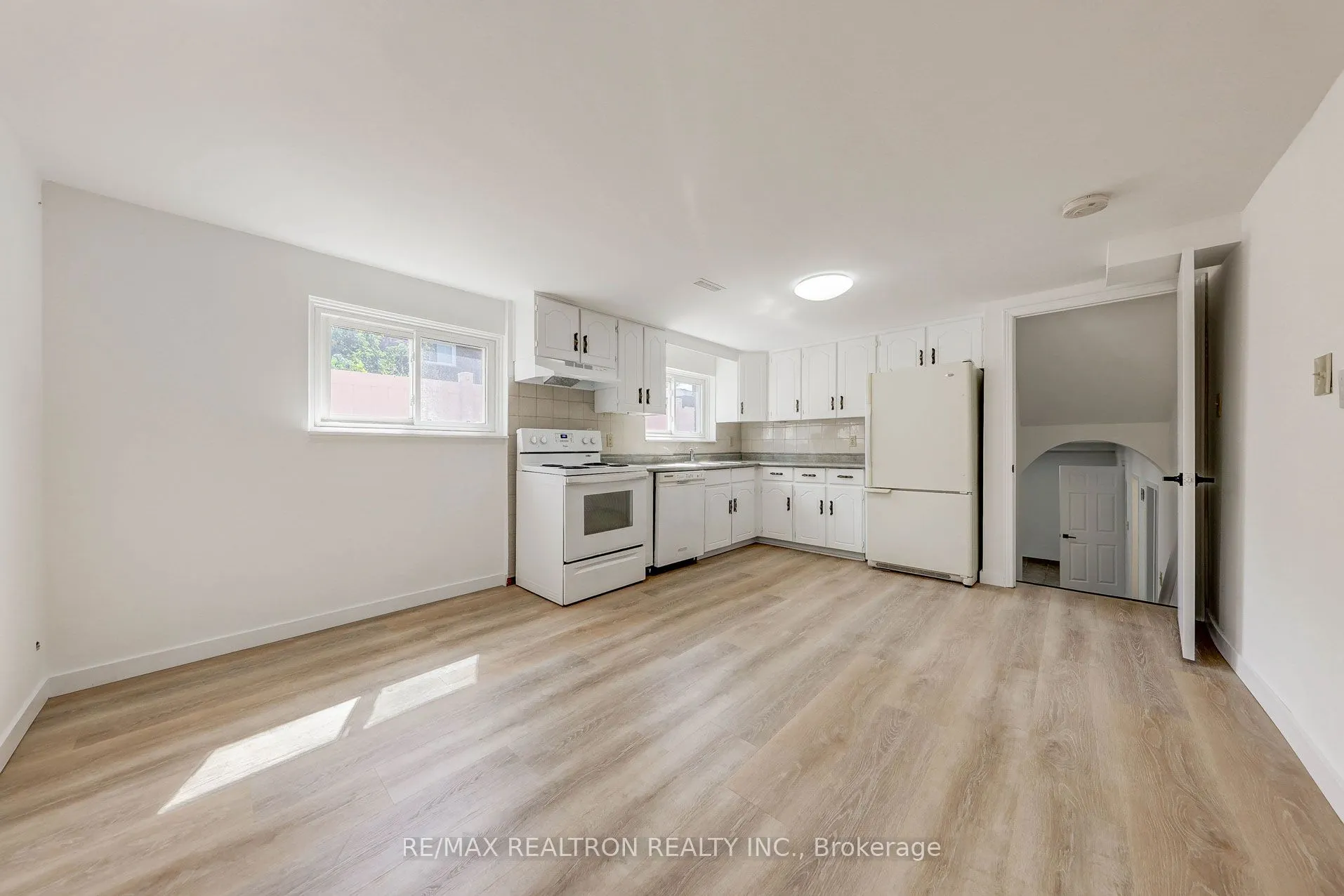 138 John Lindsay Court, #Lower