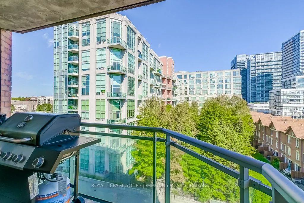 190 Manitoba Street, #608