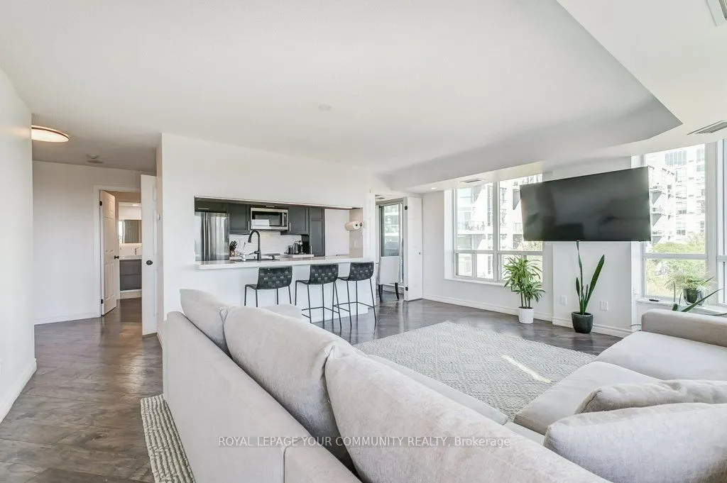 190 Manitoba Street, #608