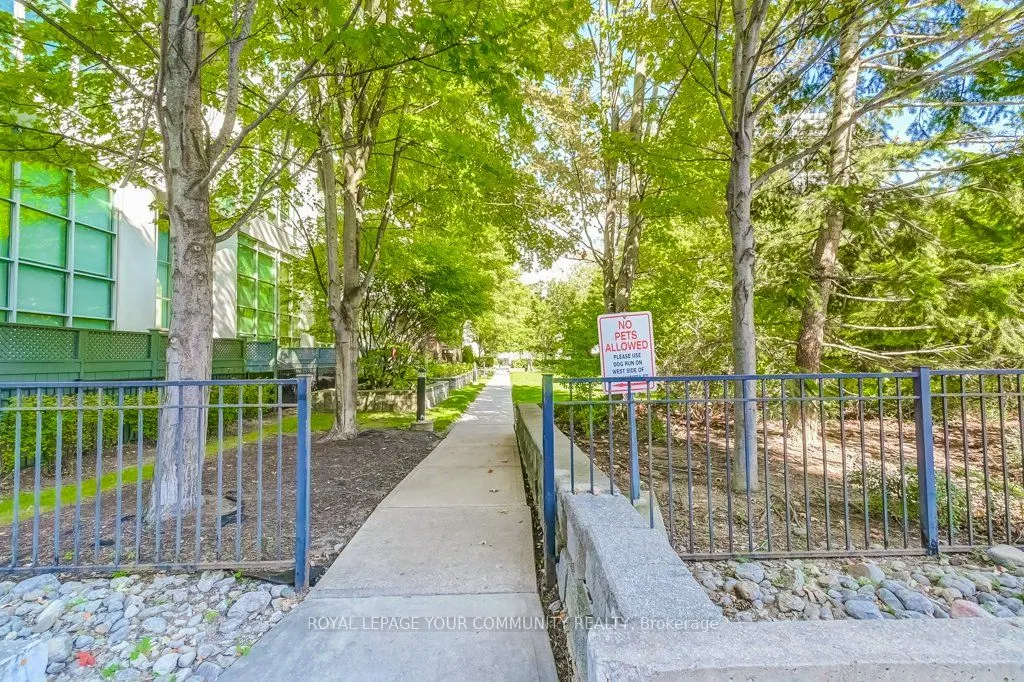190 Manitoba Street, #608