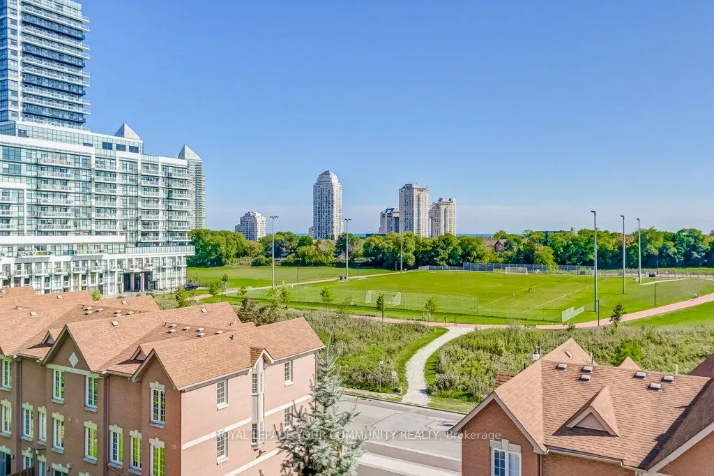 190 Manitoba Street, #608