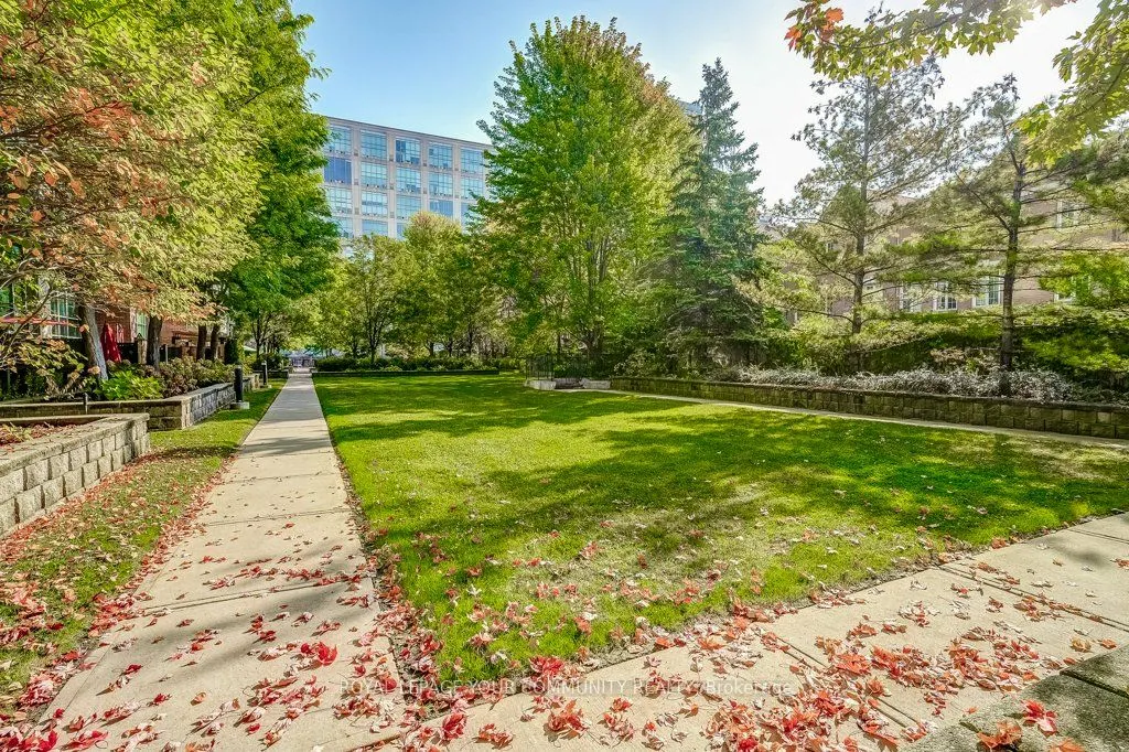 190 Manitoba Street, #608