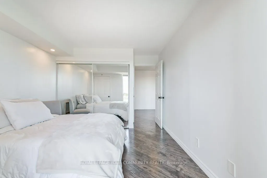190 Manitoba Street, #608