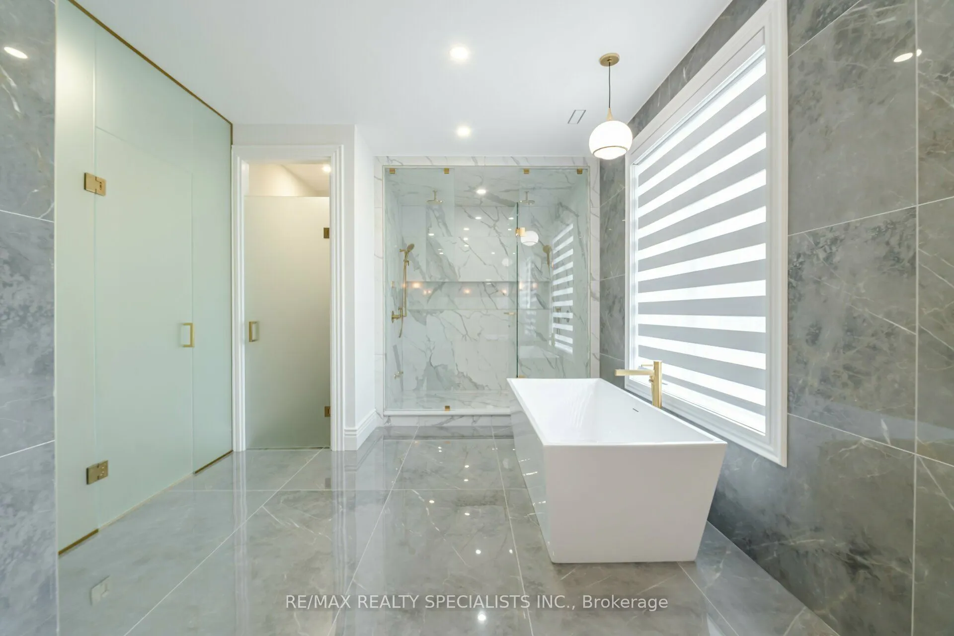 2014 Lakeshore Road W