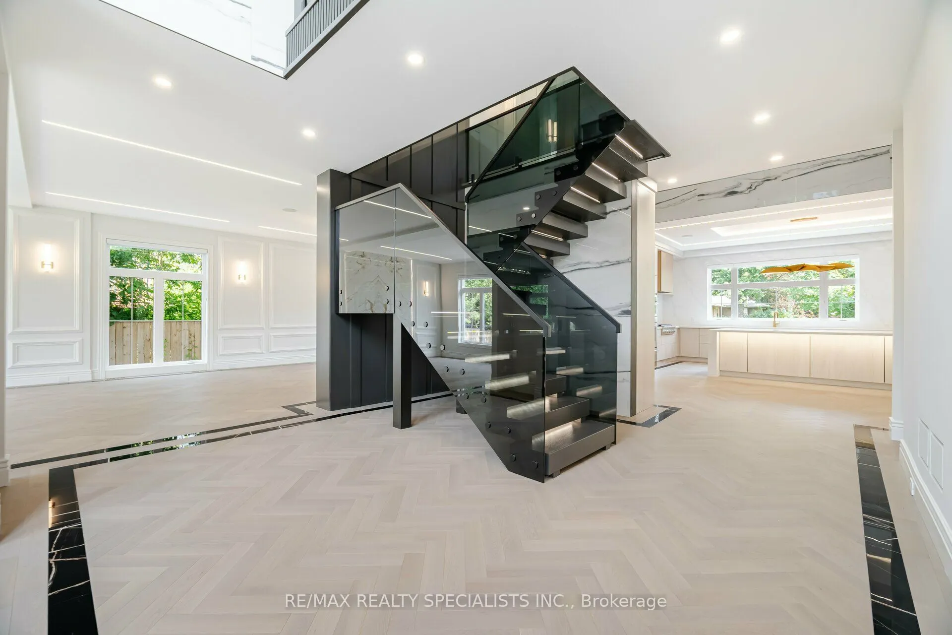 2014 Lakeshore Road W