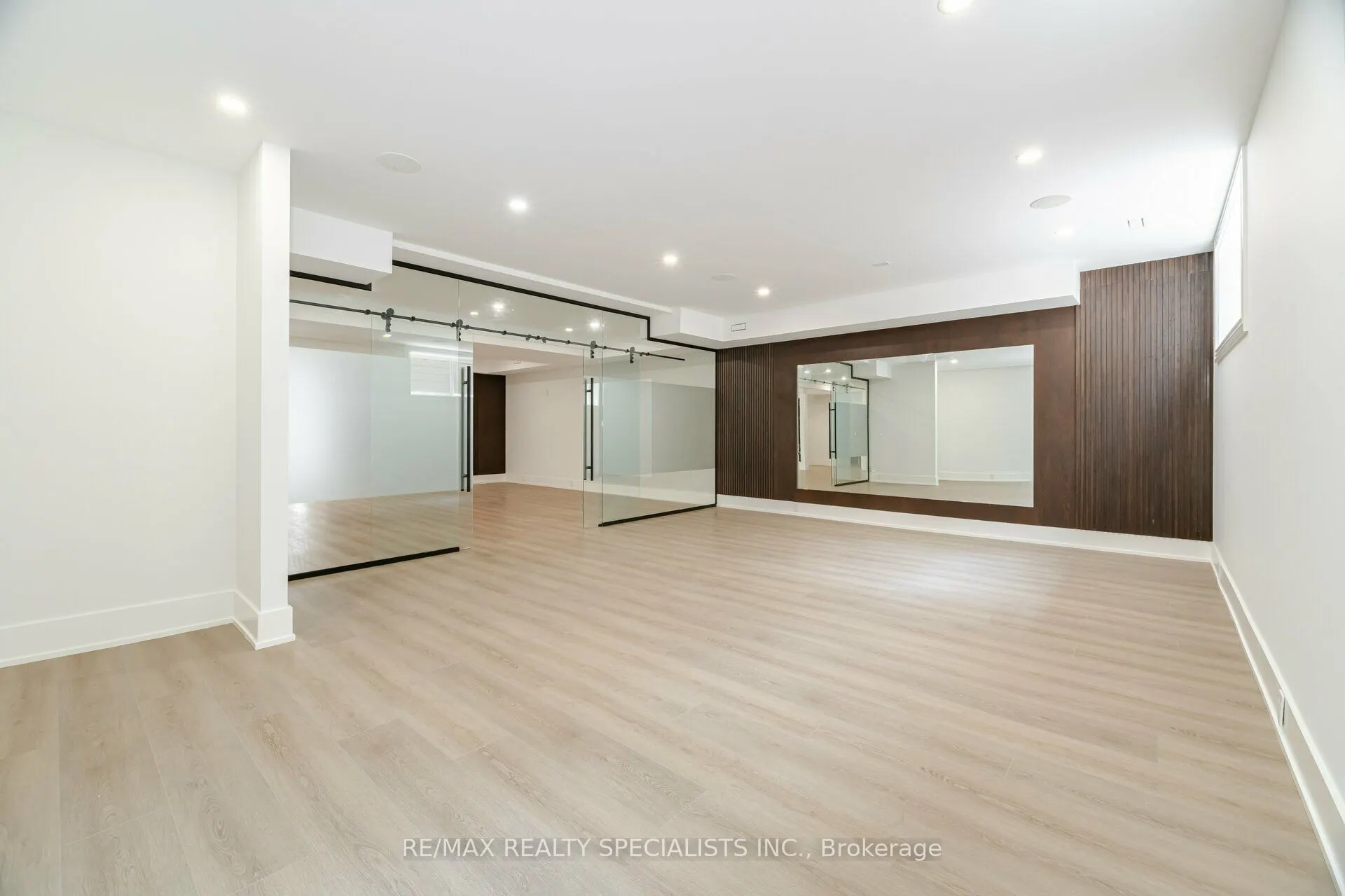 2014 Lakeshore Road W