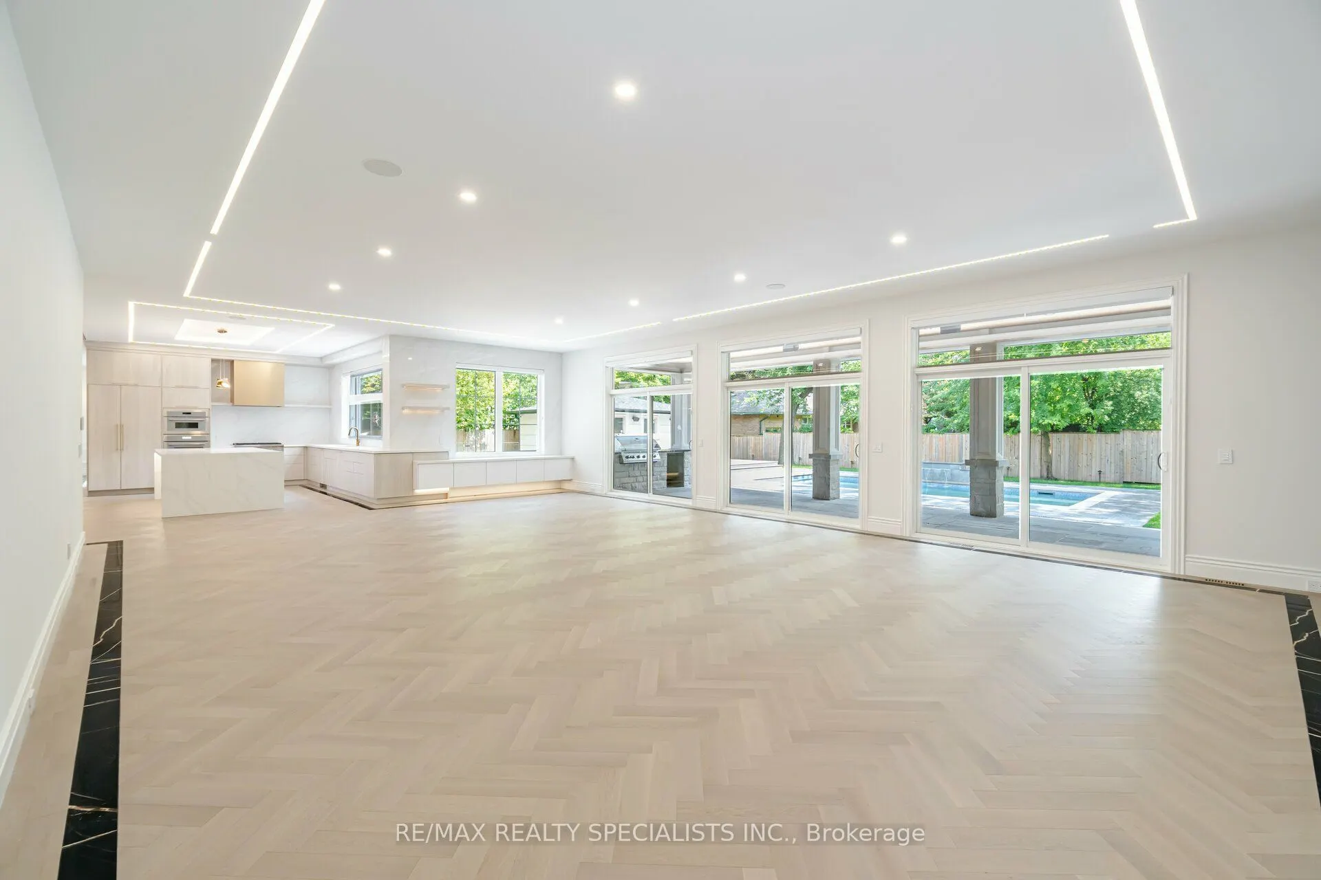2014 Lakeshore Road W