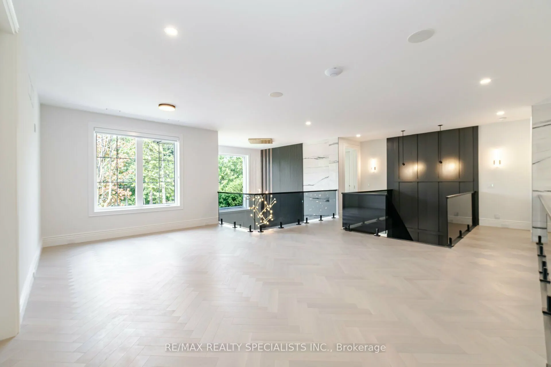 2014 Lakeshore Road W