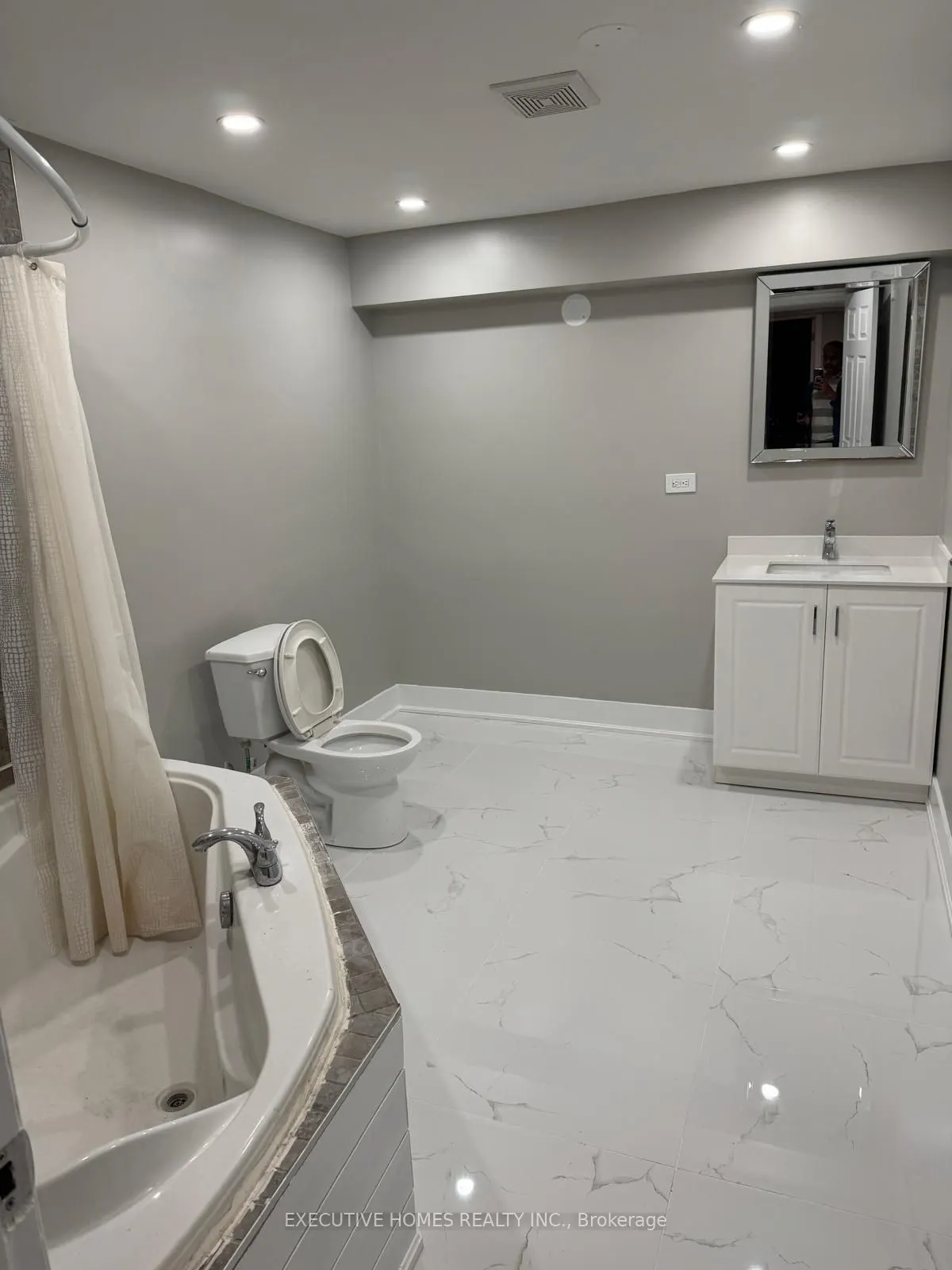 18 Red Tail Court, #Basement