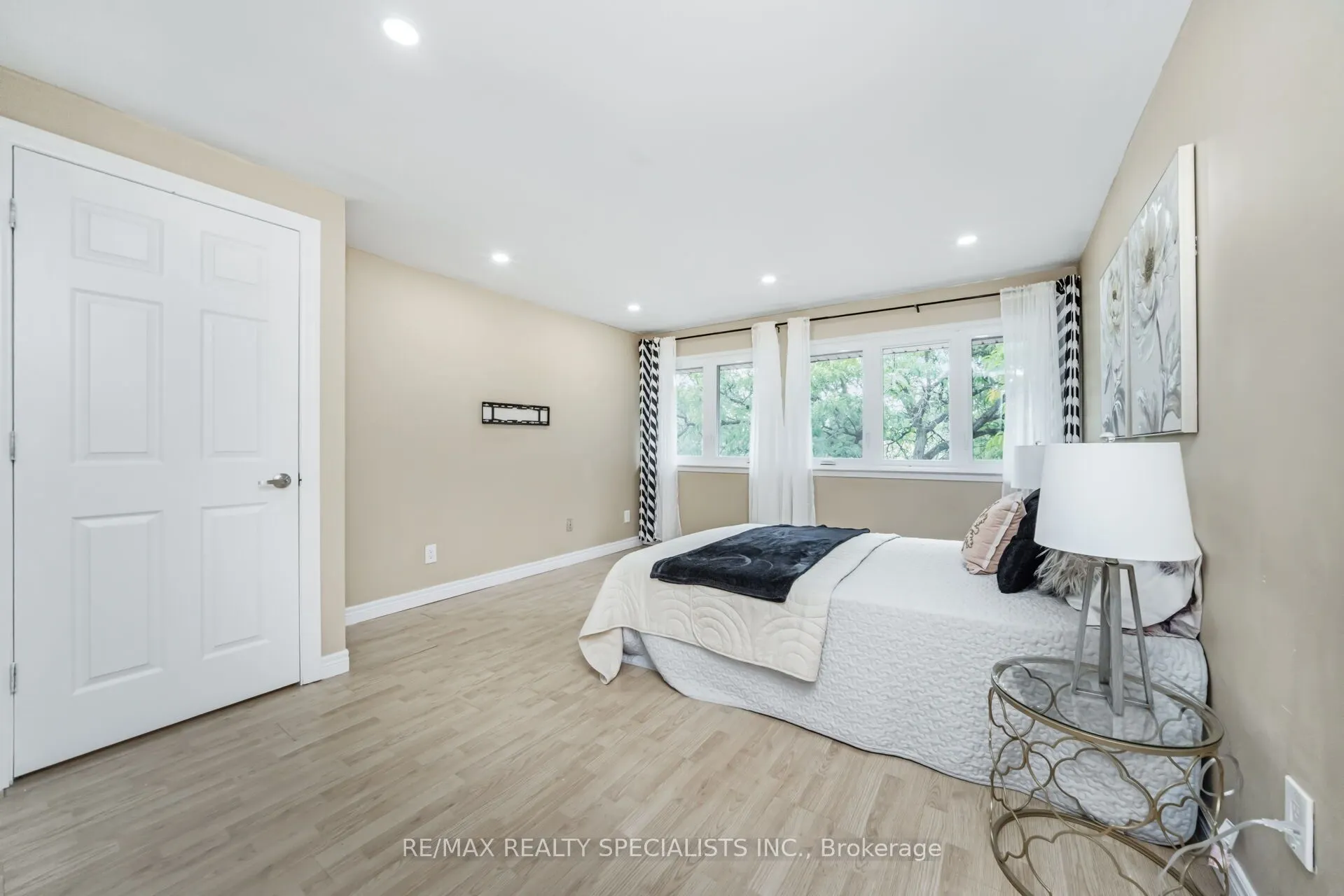 2881 Windwood Drive