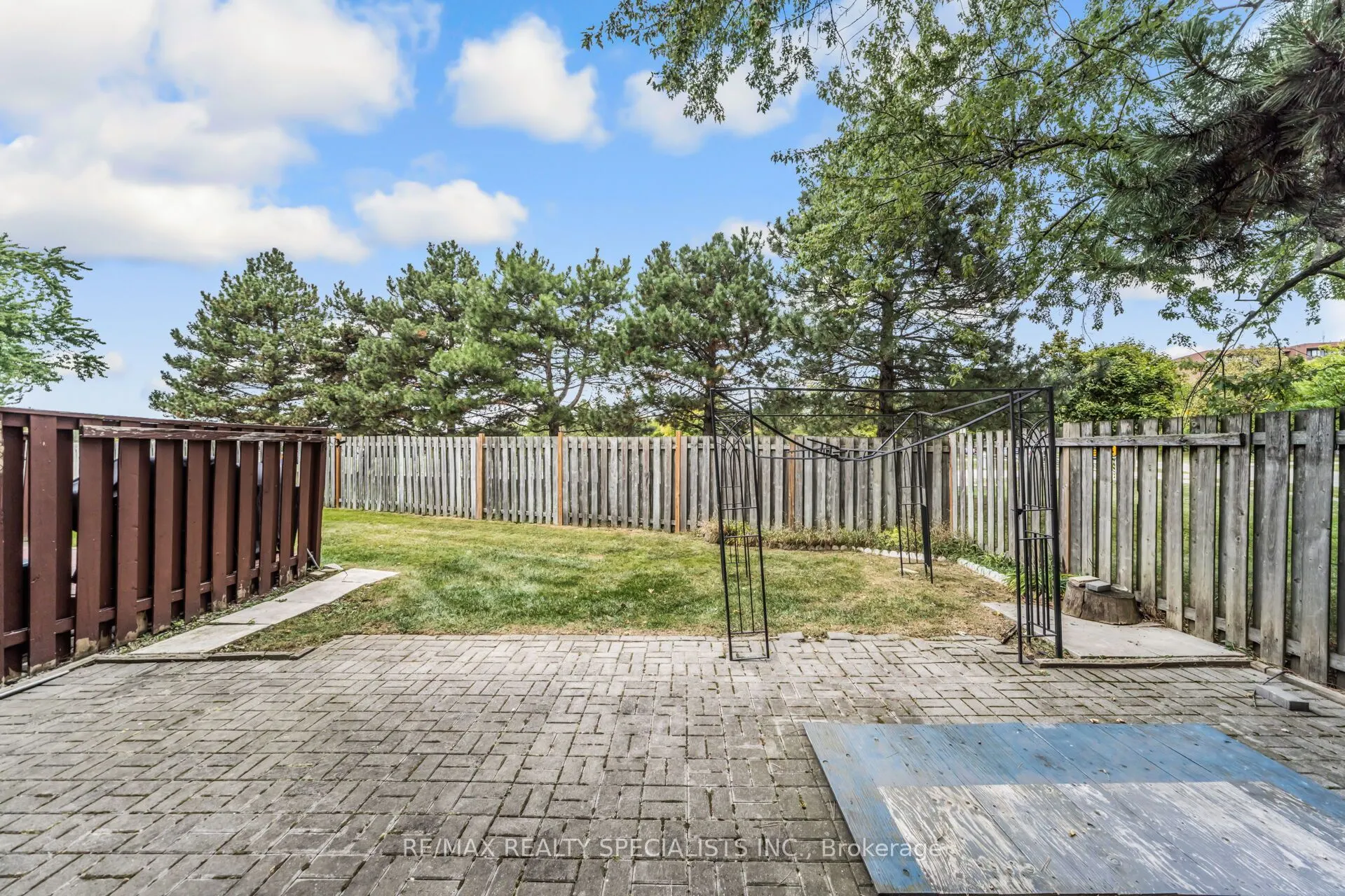 2881 Windwood Drive