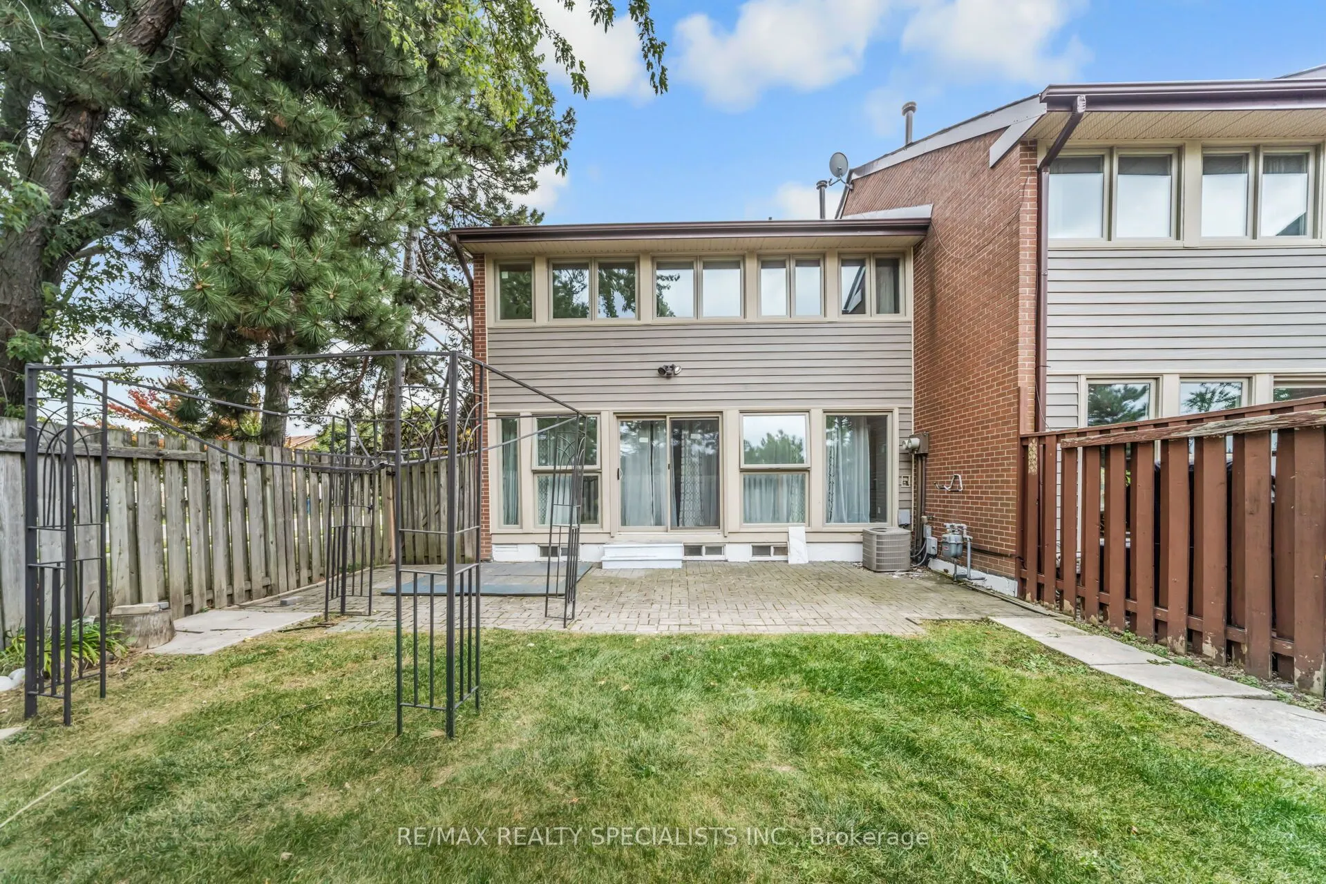 2881 Windwood Drive