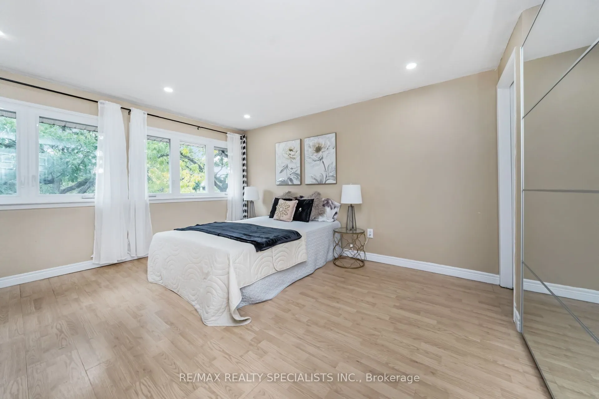 2881 Windwood Drive