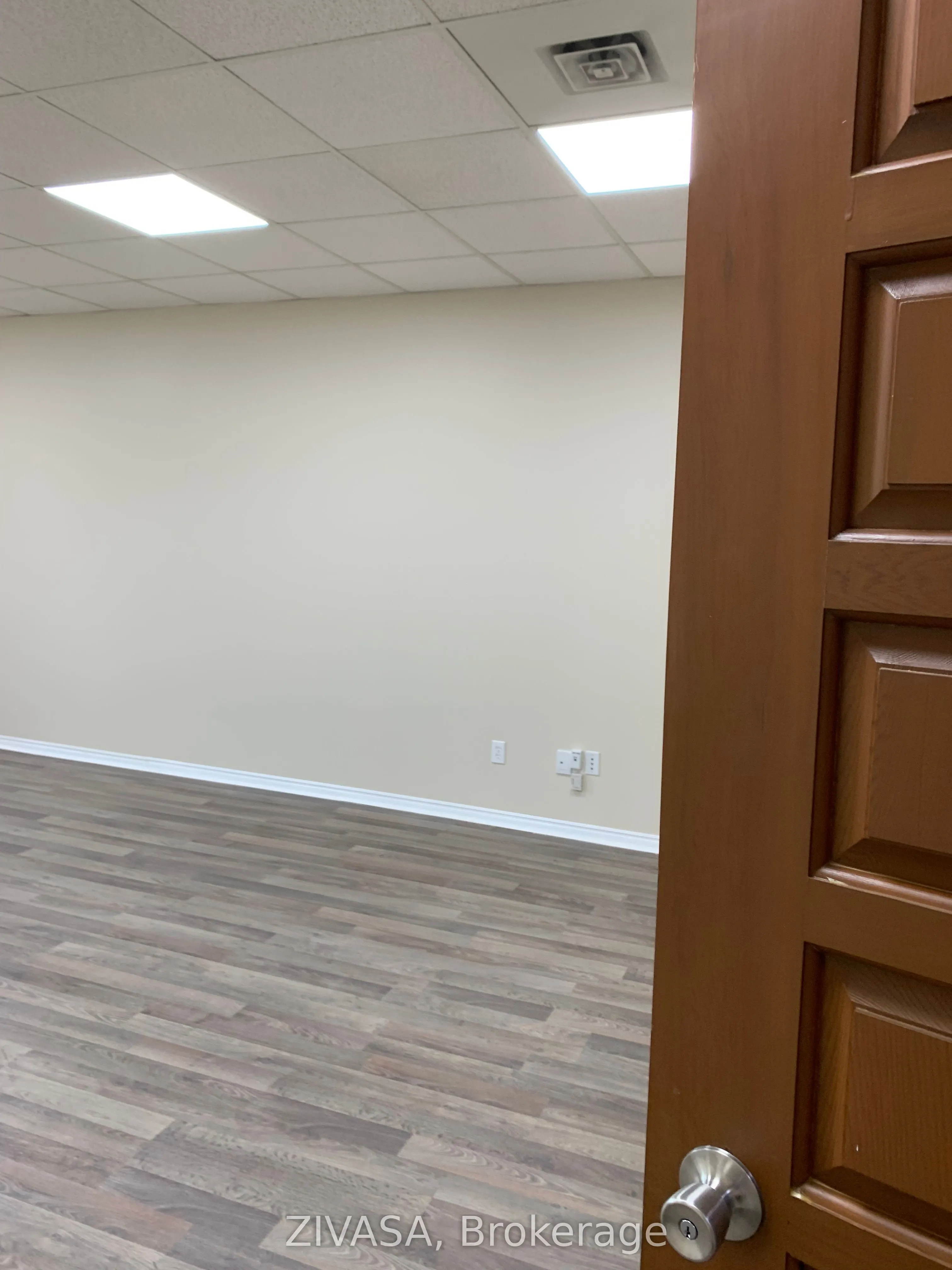 211 Watline Avenue, #210