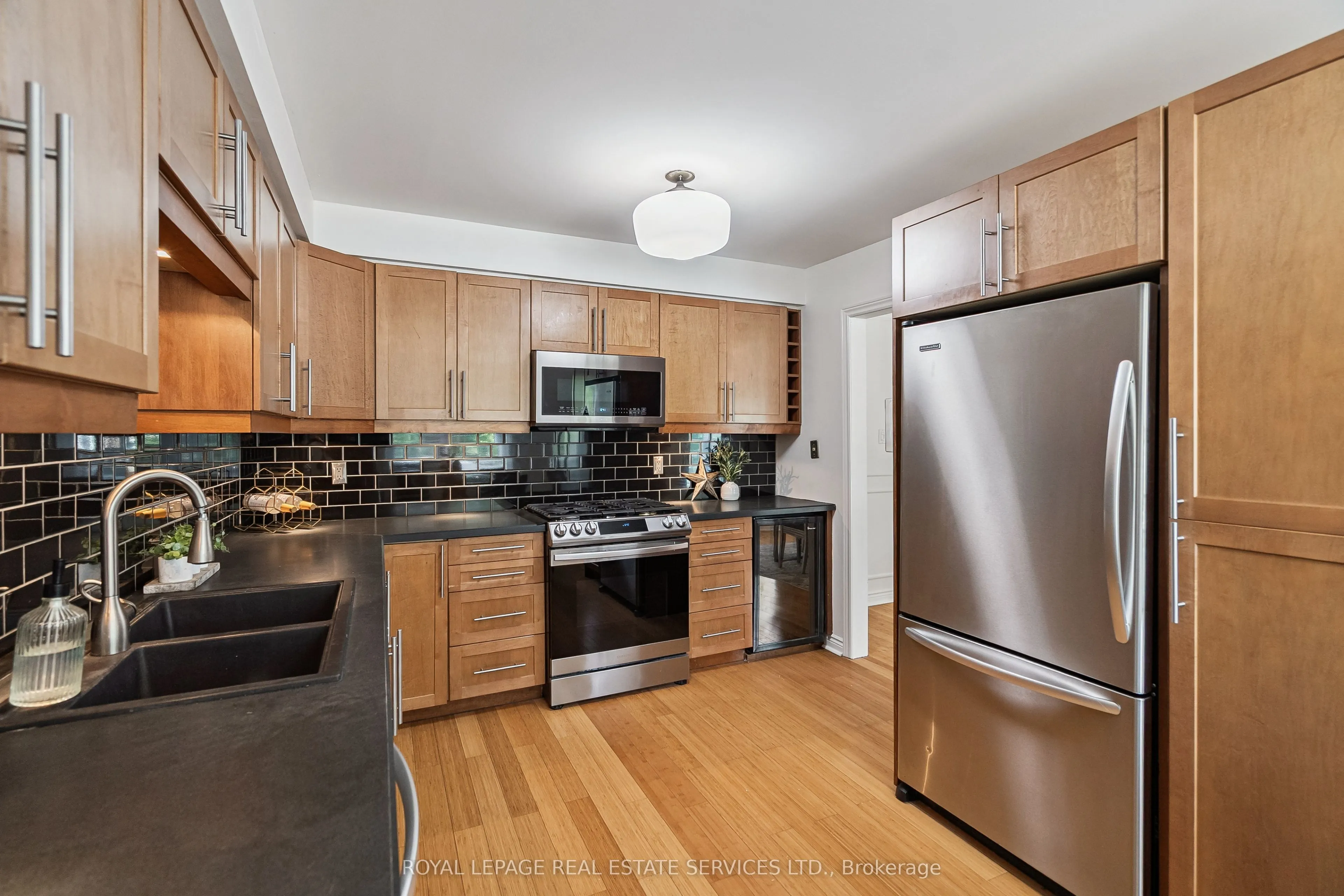 1100 Queens Avenue, #5