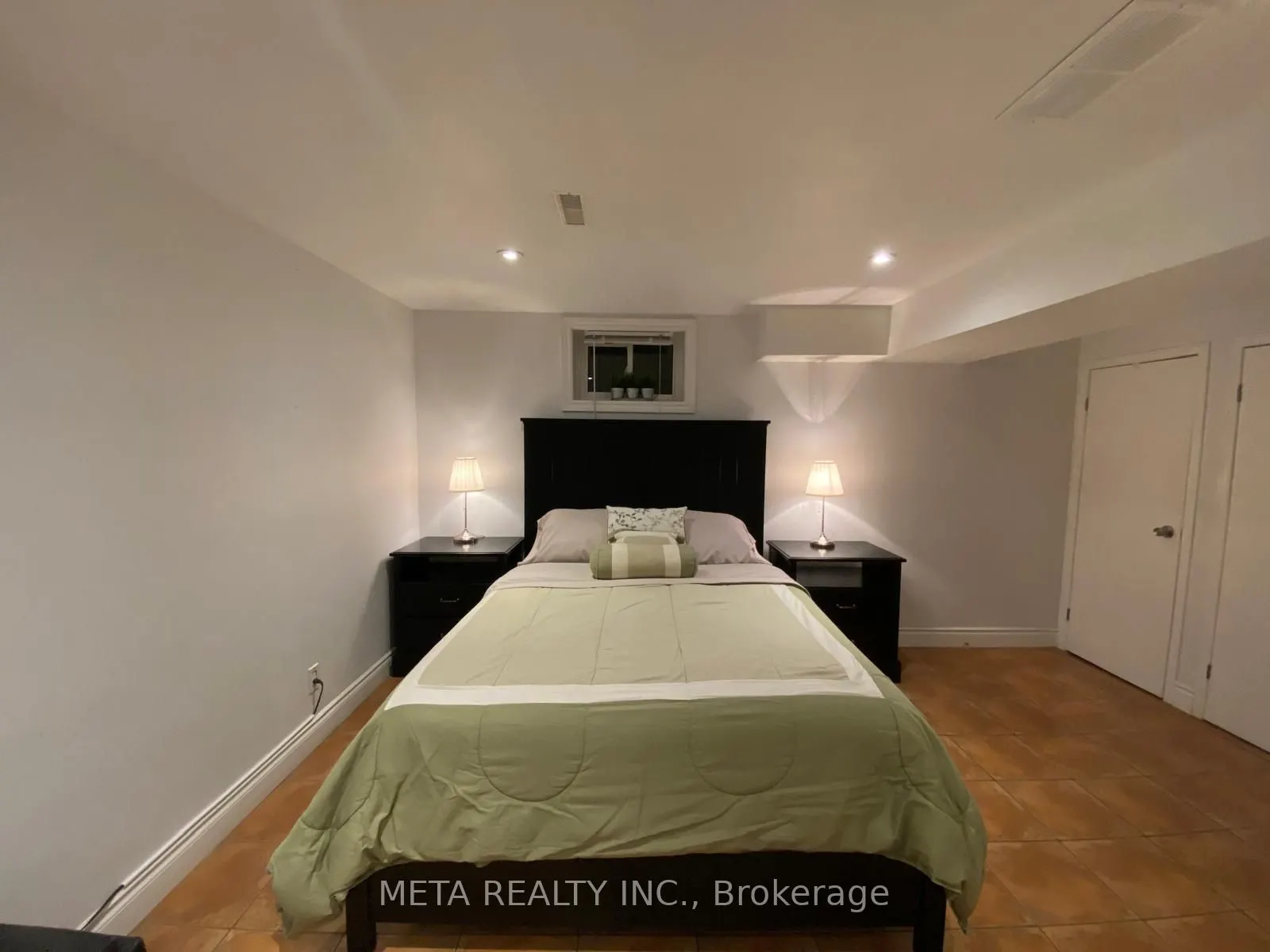 1150 Jamesway Boulevard, #(Bachelor Basement Apt)