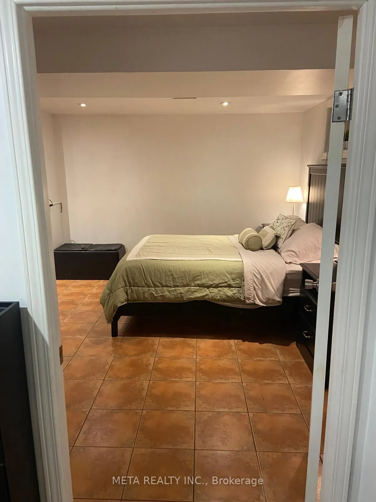 1150 Jamesway Boulevard, #(Bachelor Basement Apt)