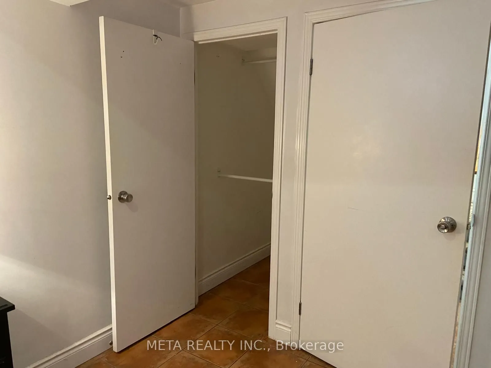 1150 Jamesway Boulevard, #(Bachelor Basement Apt)