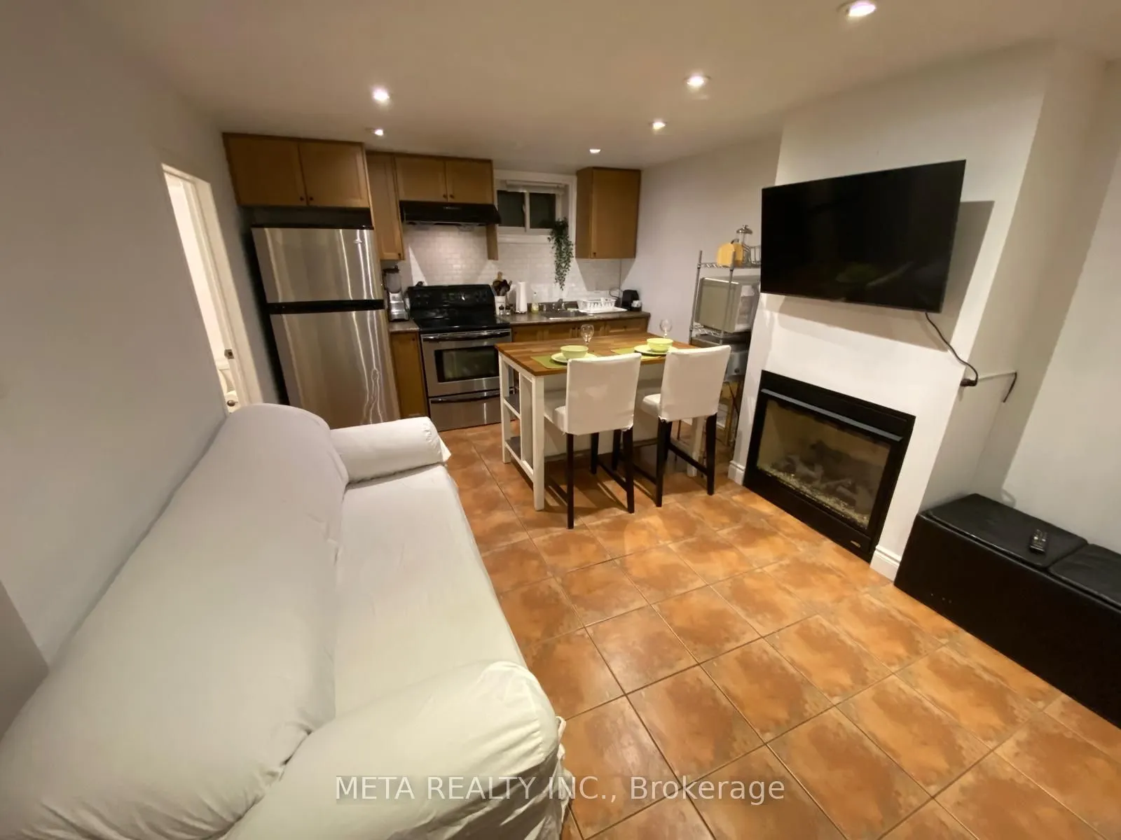 1150 Jamesway Boulevard, #(Bachelor Basement Apt)