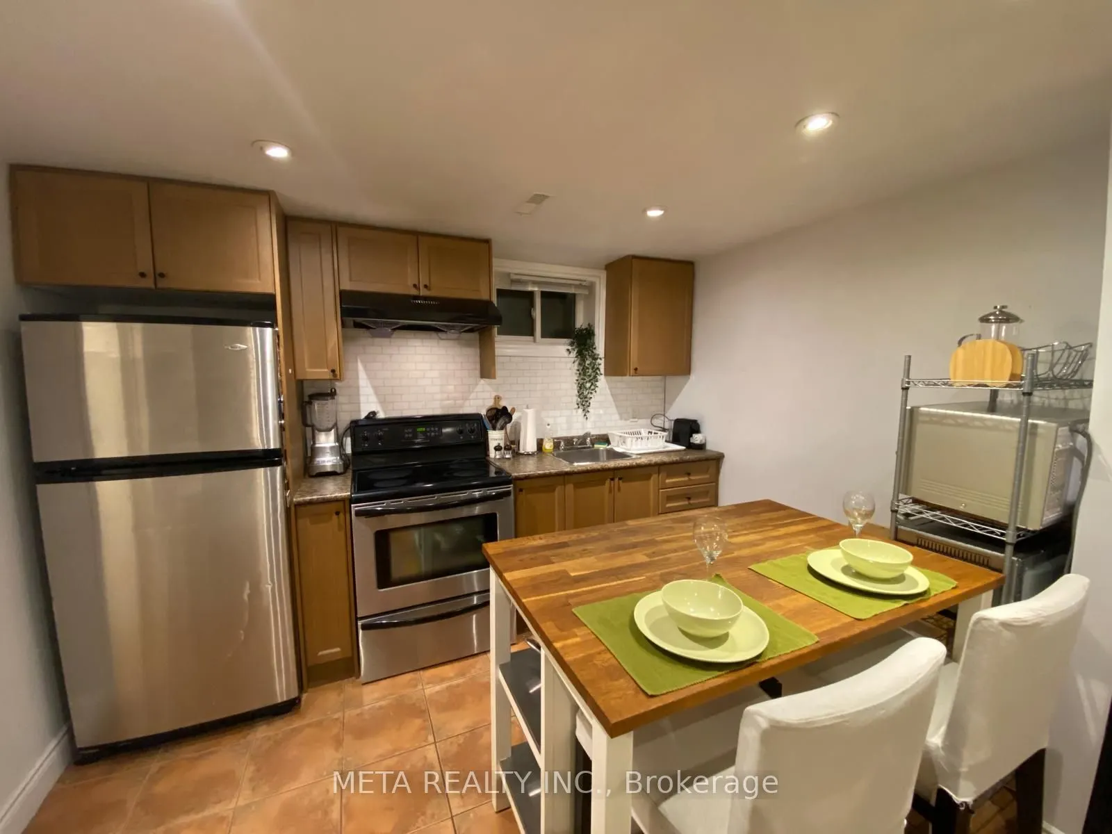 1150 Jamesway Boulevard, #(Bachelor Basement Apt)