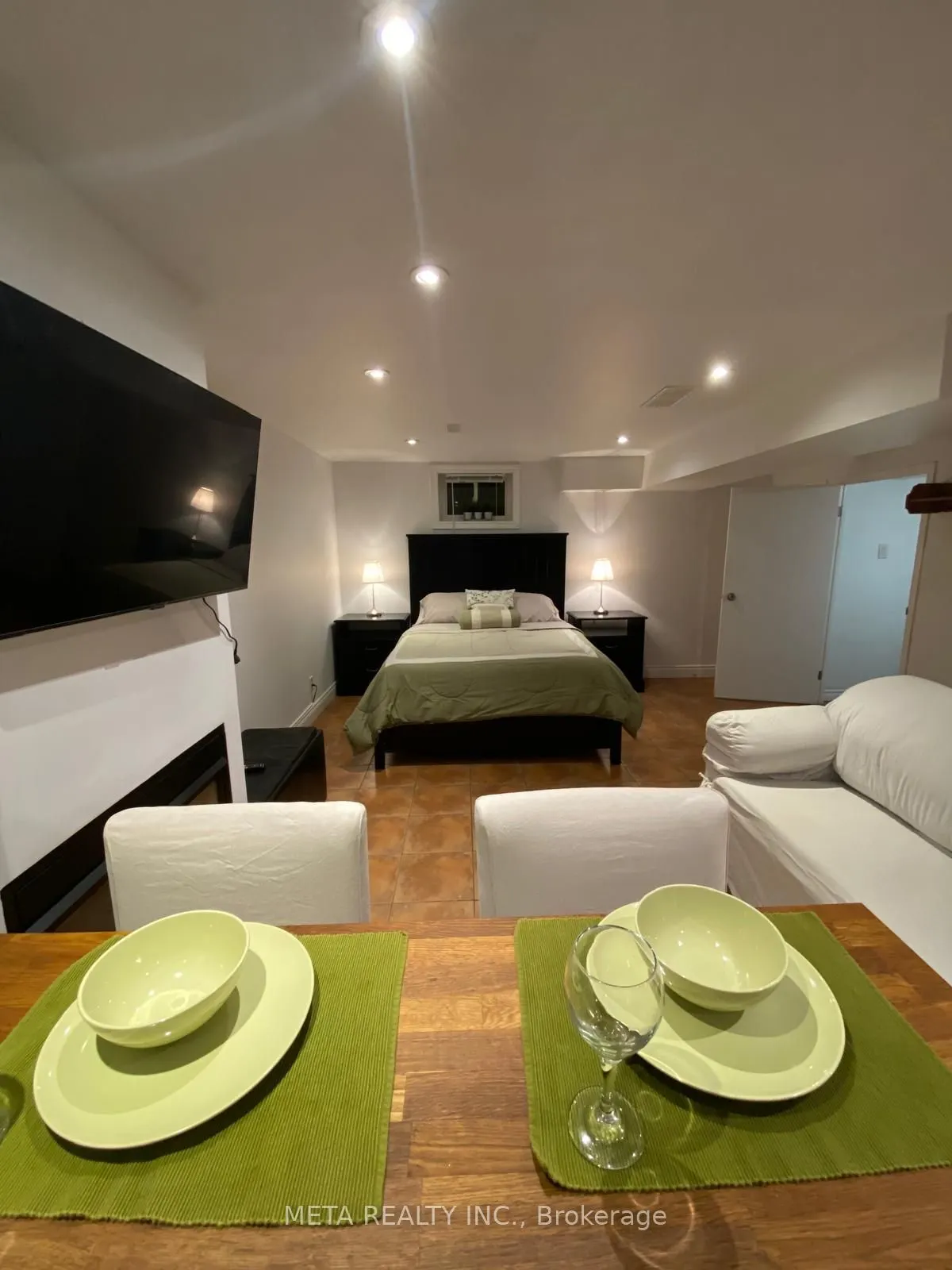 1150 Jamesway Boulevard, #(Bachelor Basement Apt)