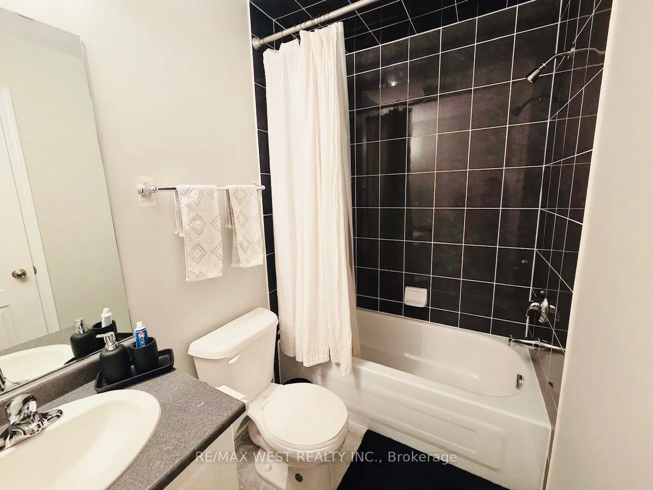 7208 Triumph Lane, #Room