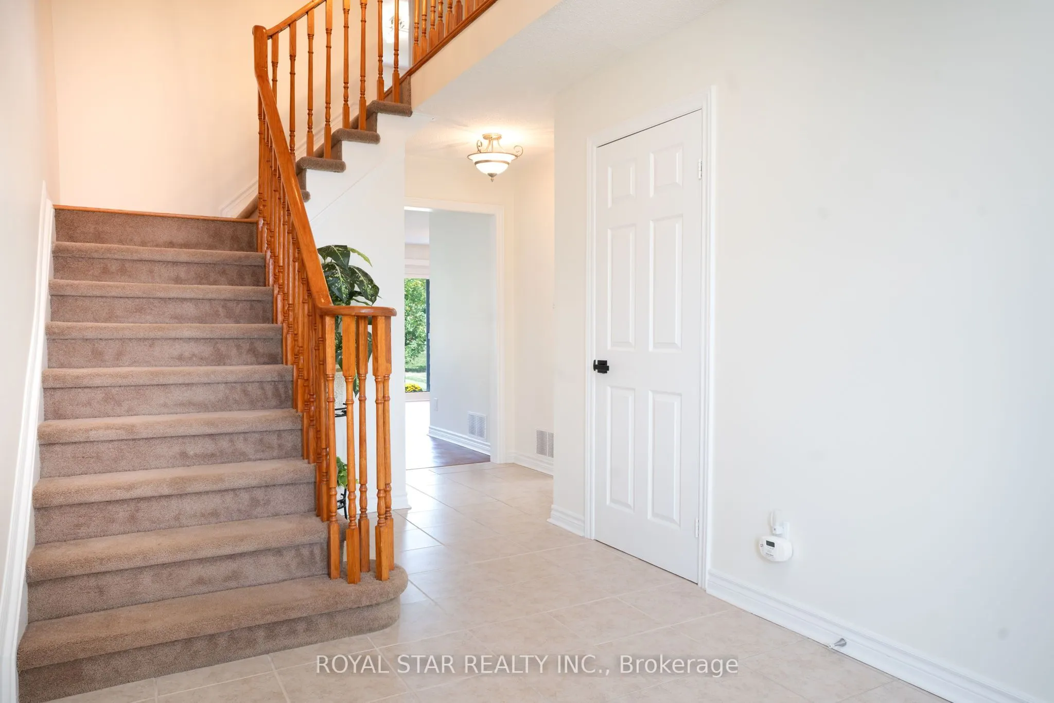 42 Kingknoll Drive