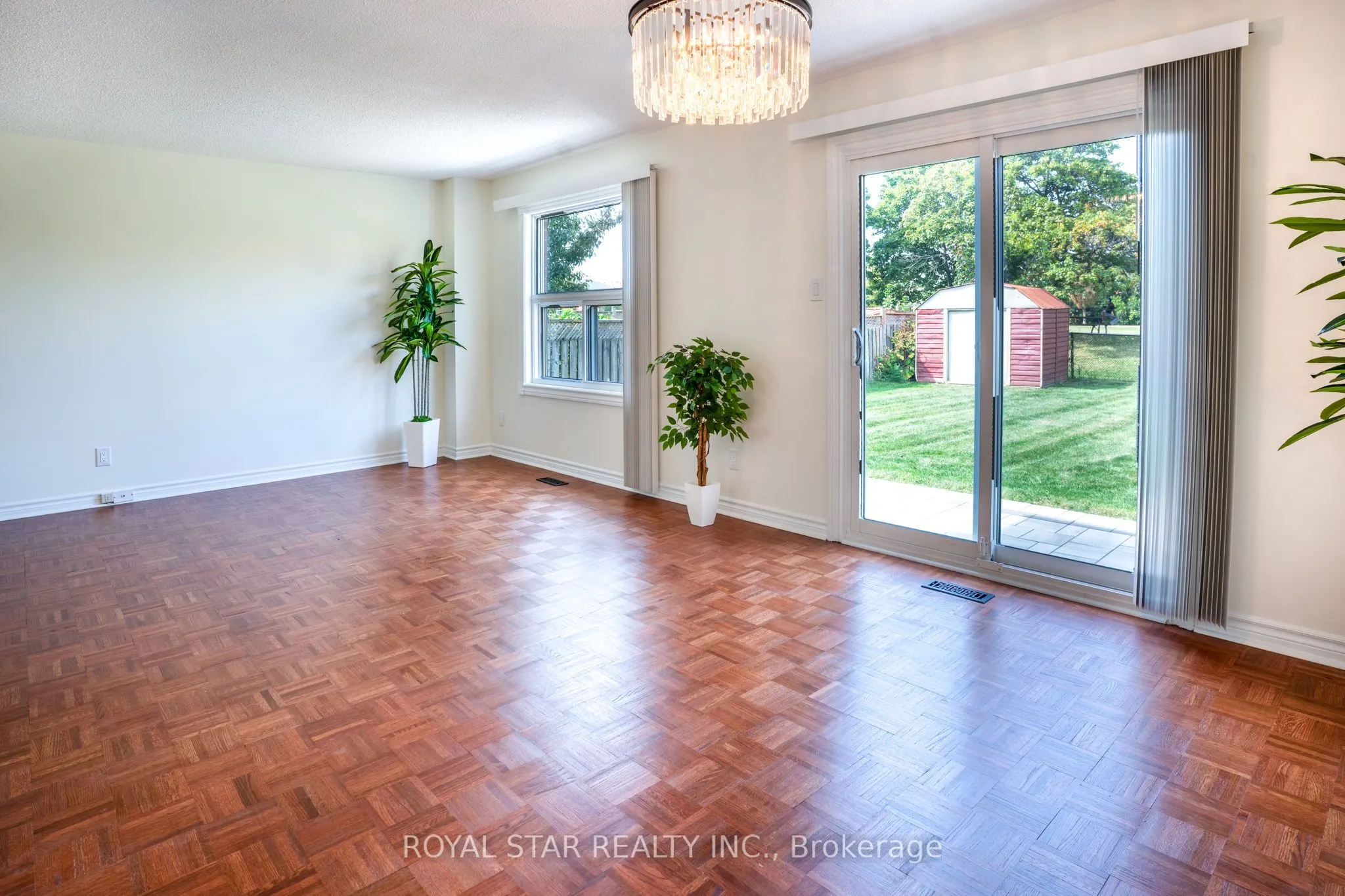 42 Kingknoll Drive