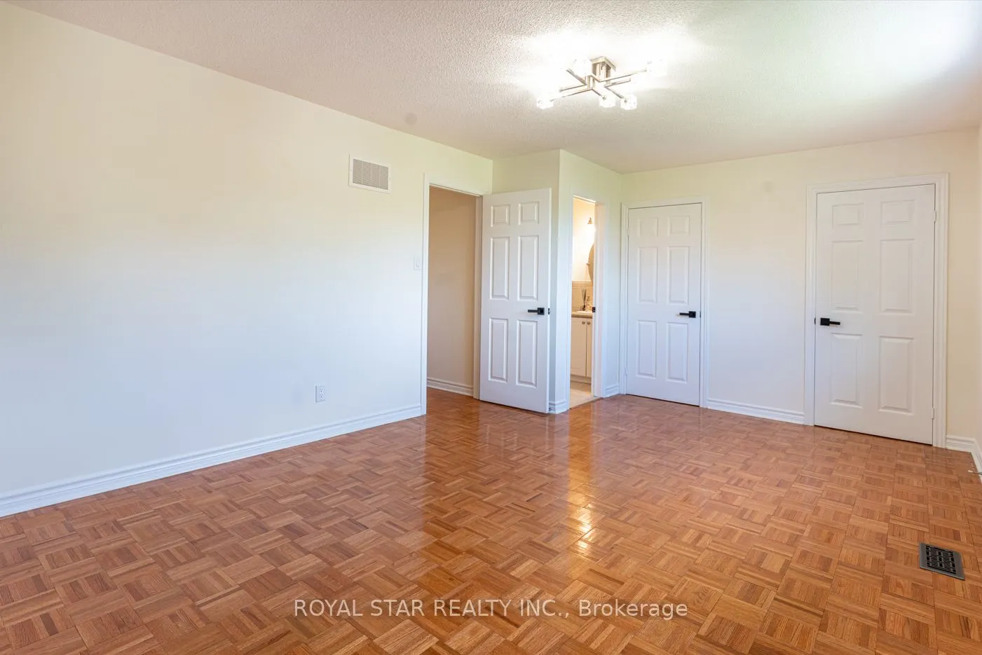 42 Kingknoll Drive