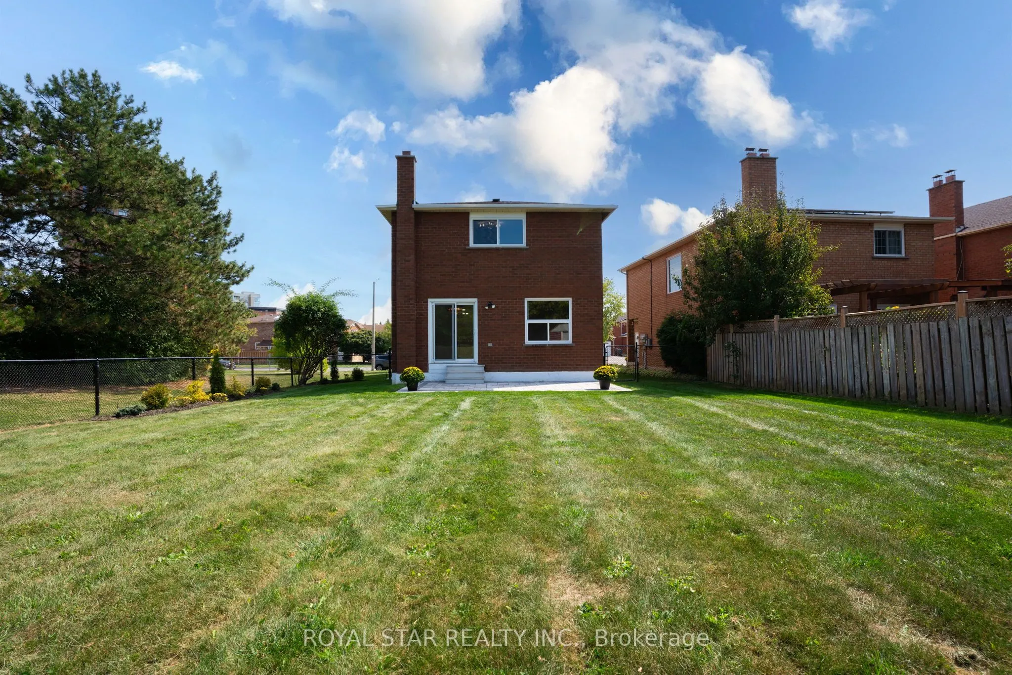 42 Kingknoll Drive