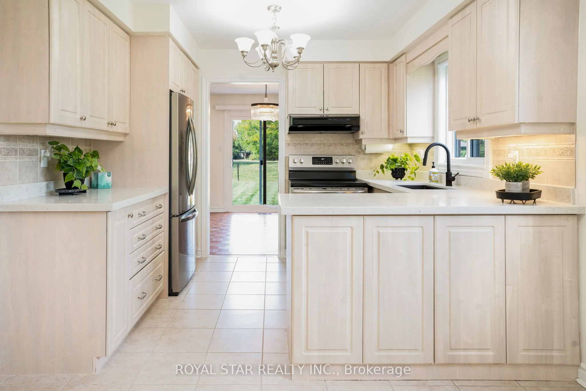 42 Kingknoll Drive
